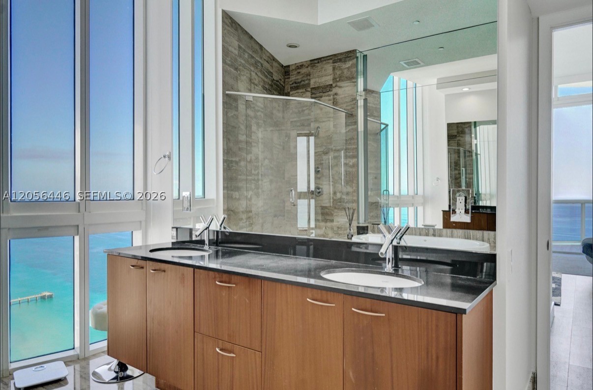 15901 Collins Ave #4301 Sunny Isles Beach, FL 33160