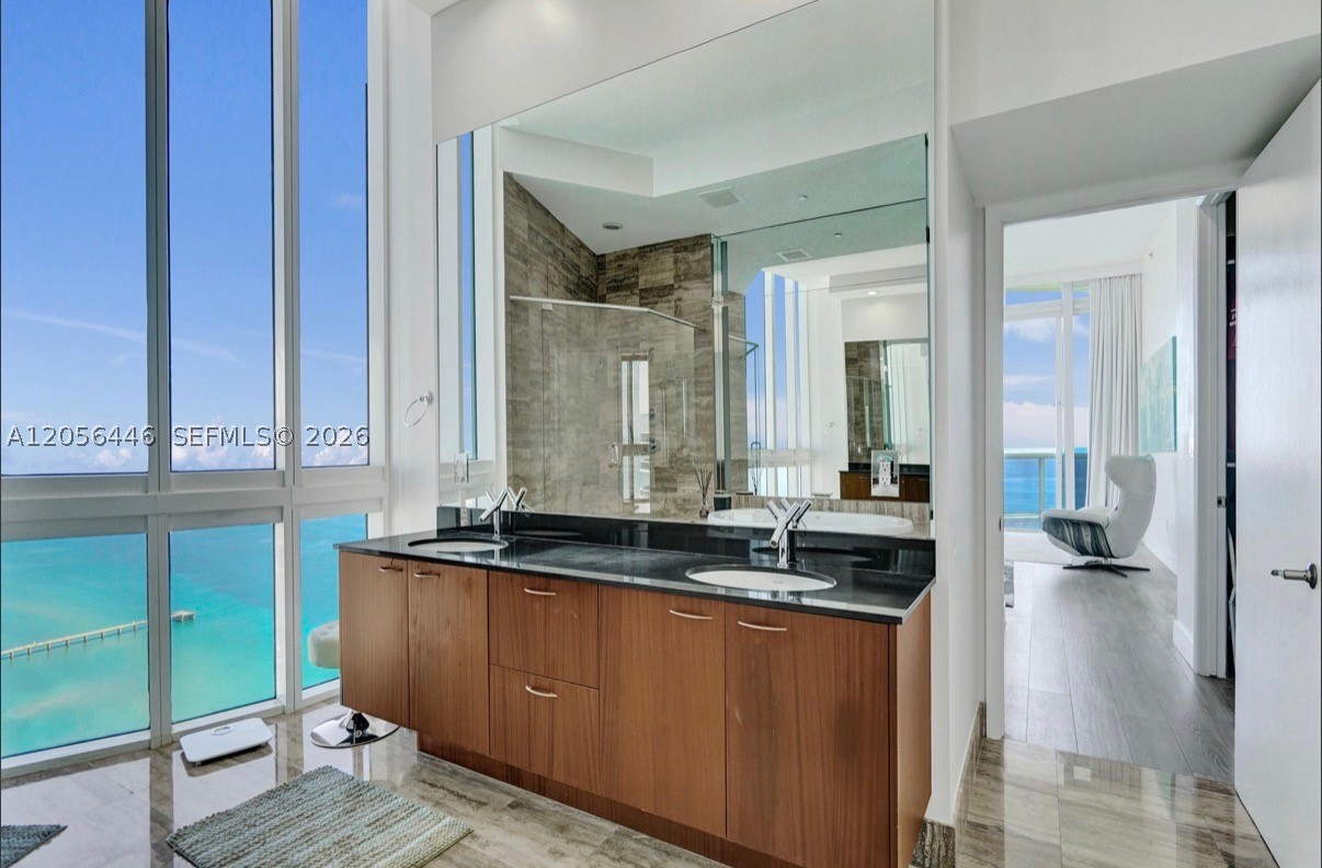 15901 Collins Ave #4301 Sunny Isles Beach, FL 33160