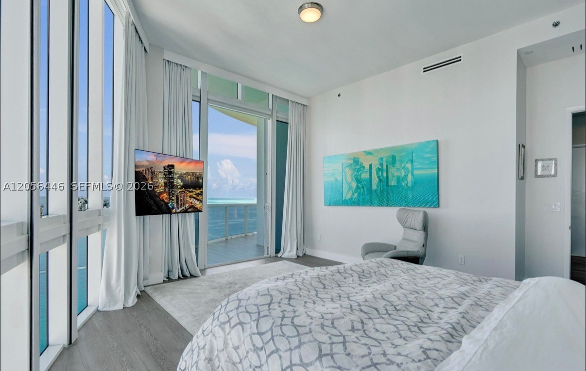 15901 Collins Ave #4301 Sunny Isles Beach, FL 33160