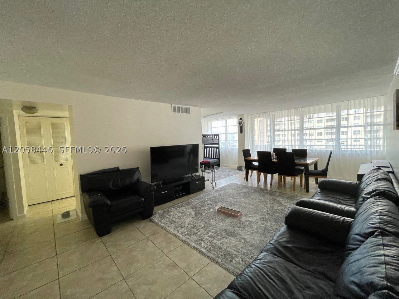 image Winston Towers 1007