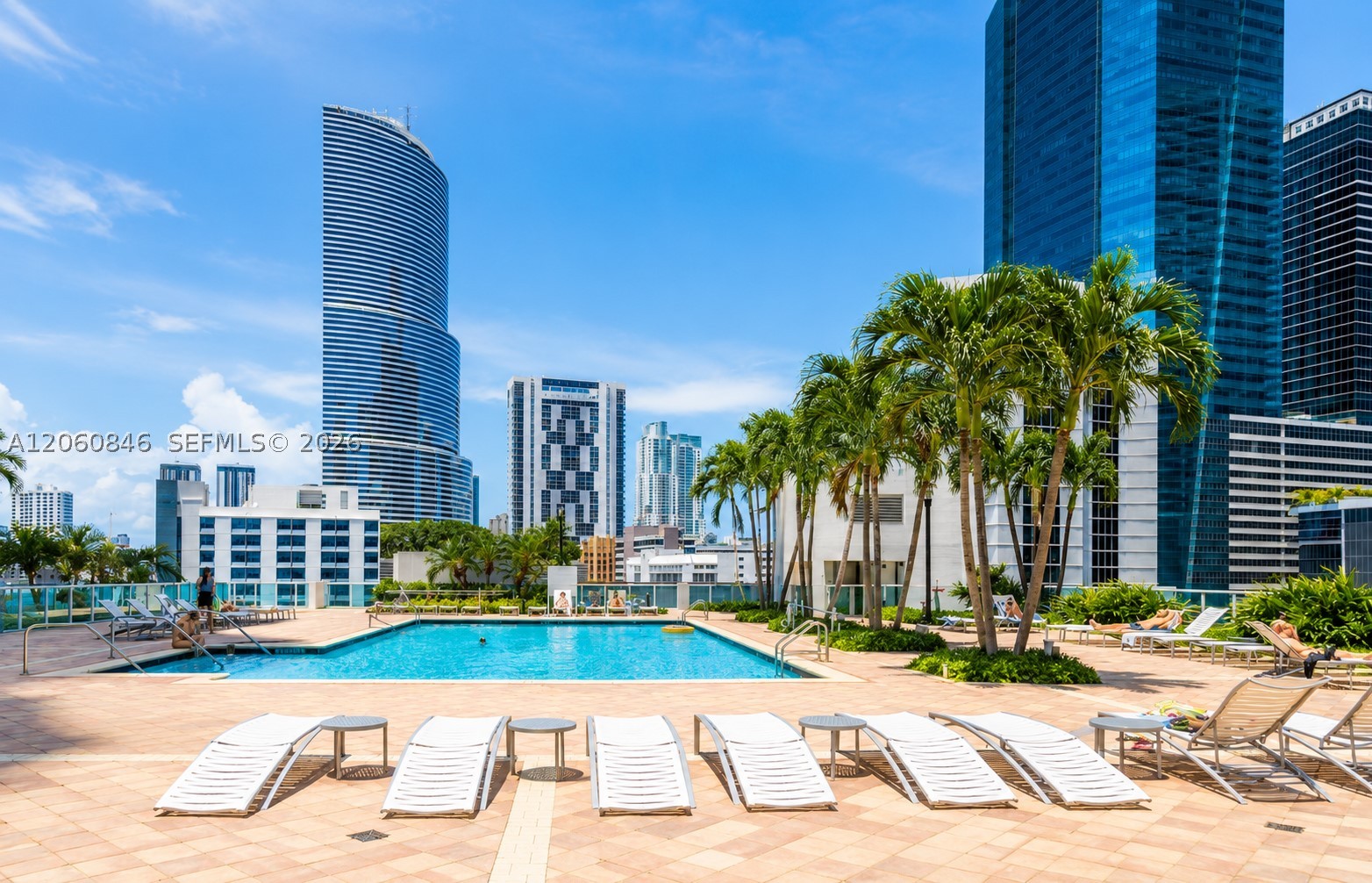 image Brickell on the River South9