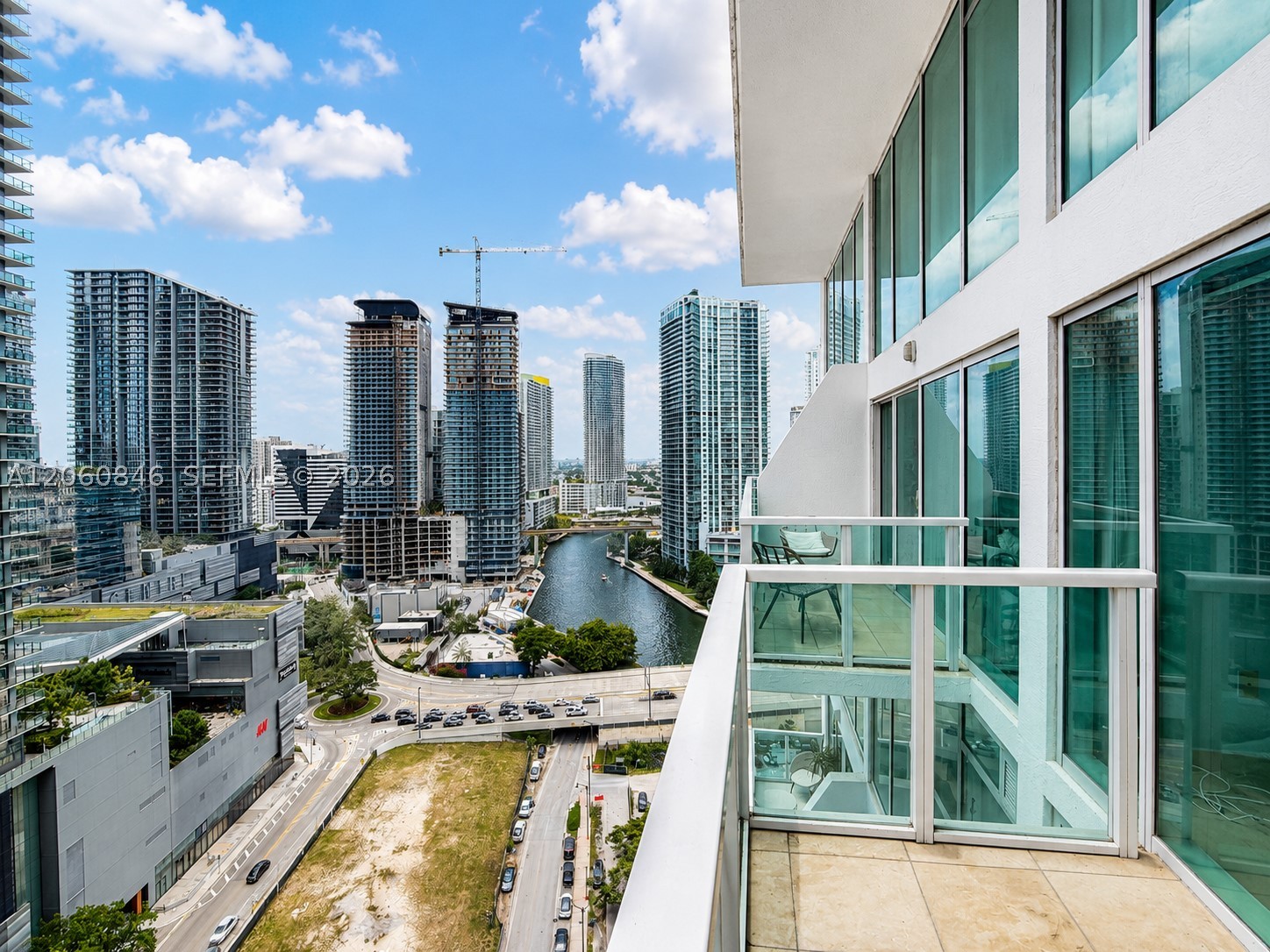 image Brickell on the River South10