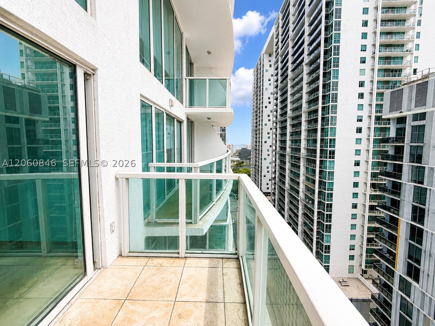 image Brickell on the River South11
