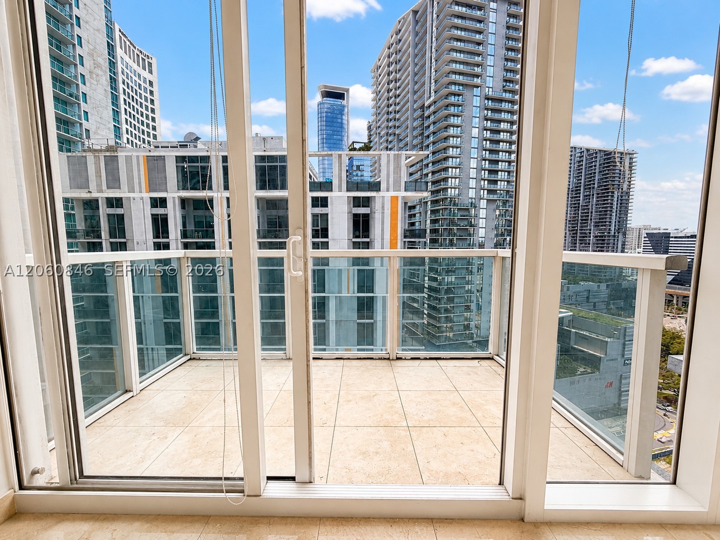 image Brickell on the River South12