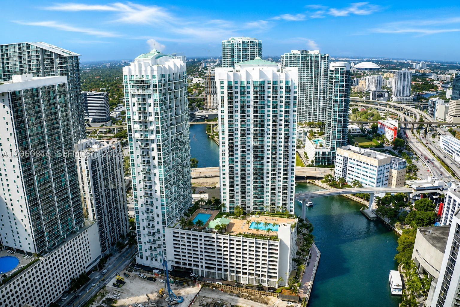 image Brickell on the River South1