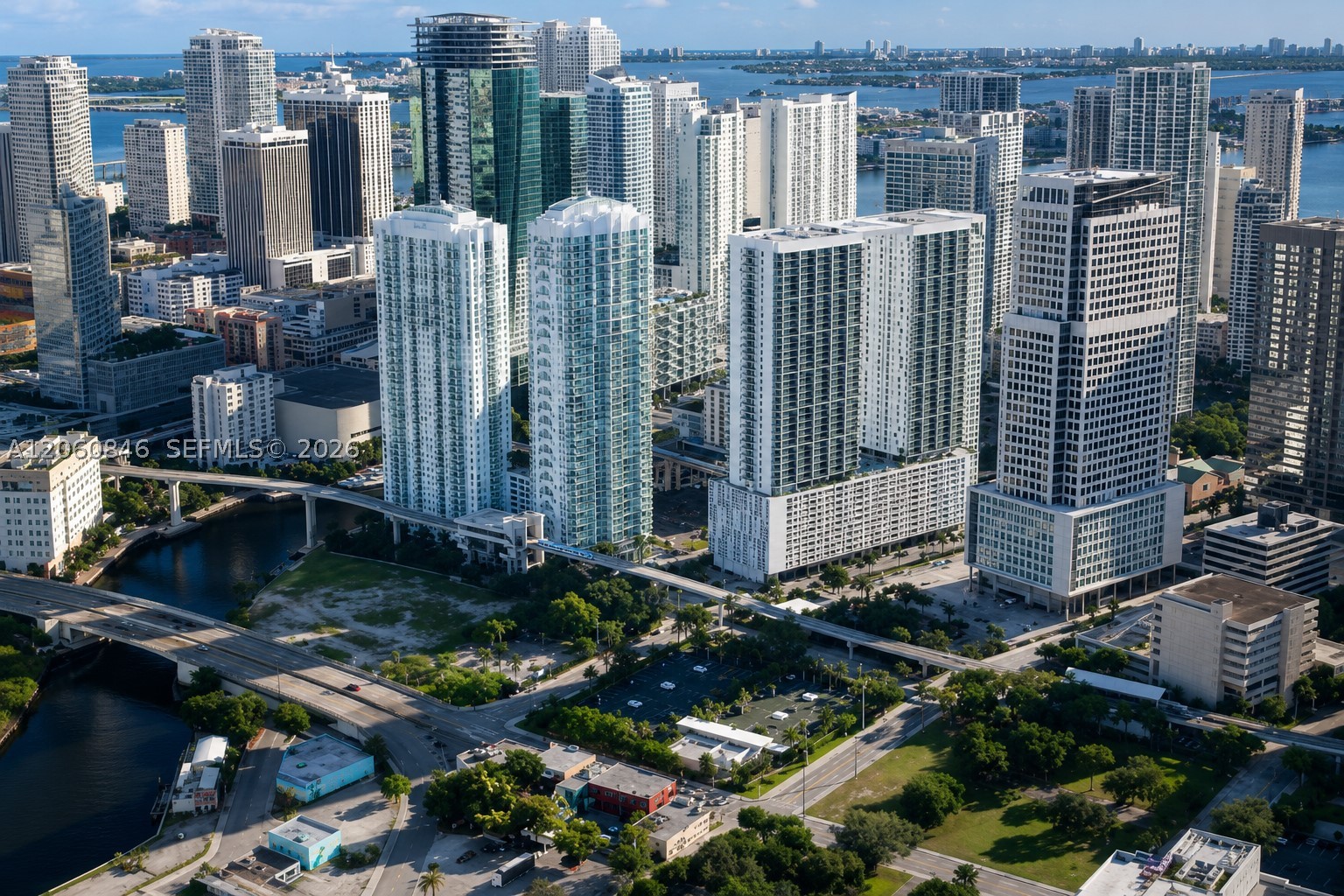 image Brickell on the River South3