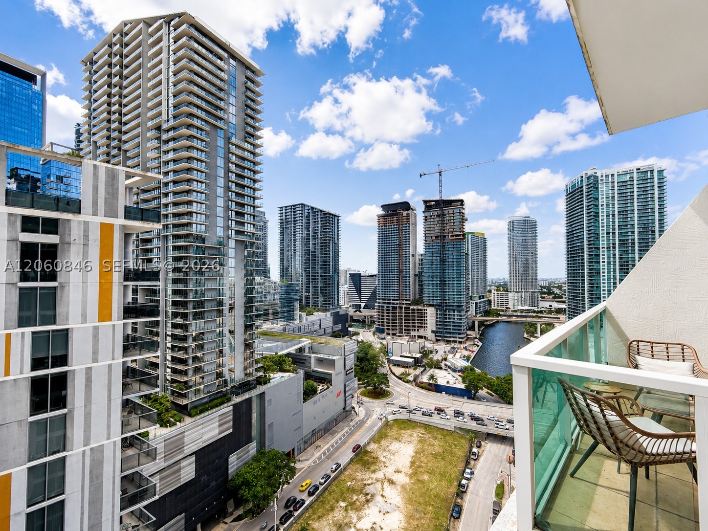 image Brickell on the River South8