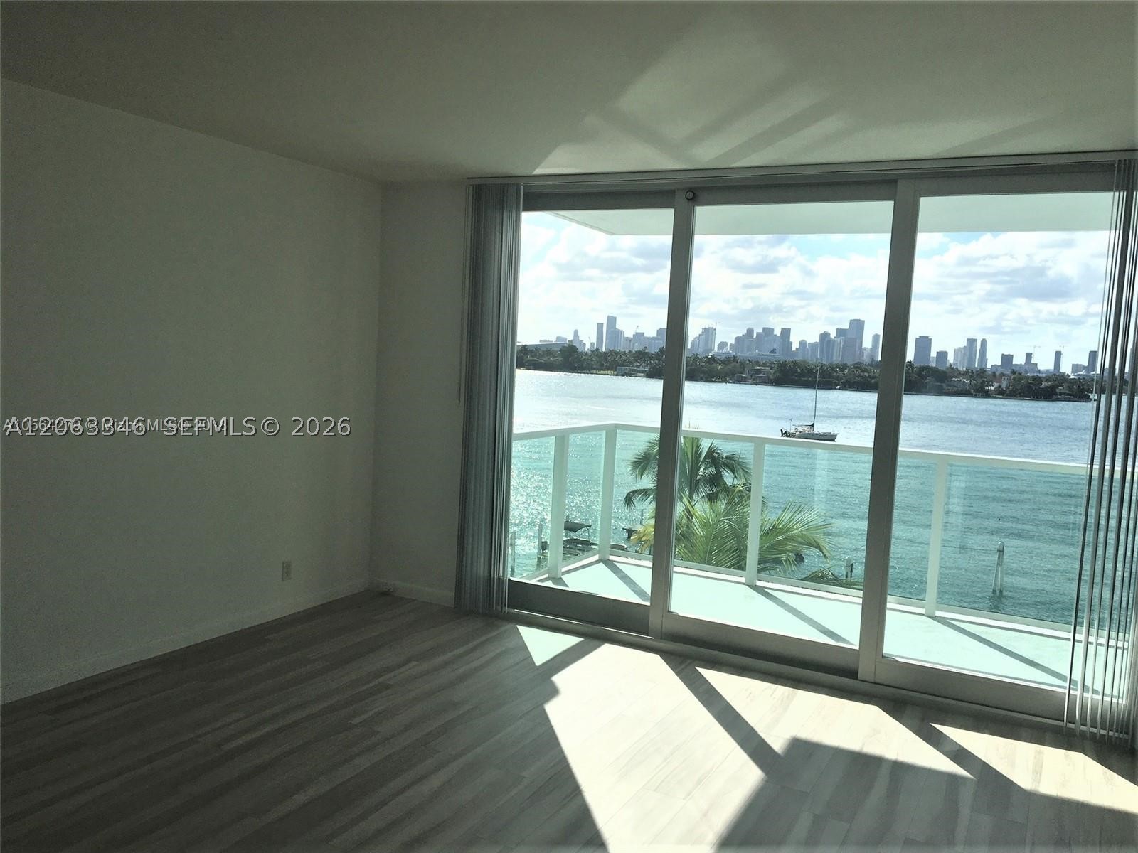 image Mirador 1000 (South Tower)8
