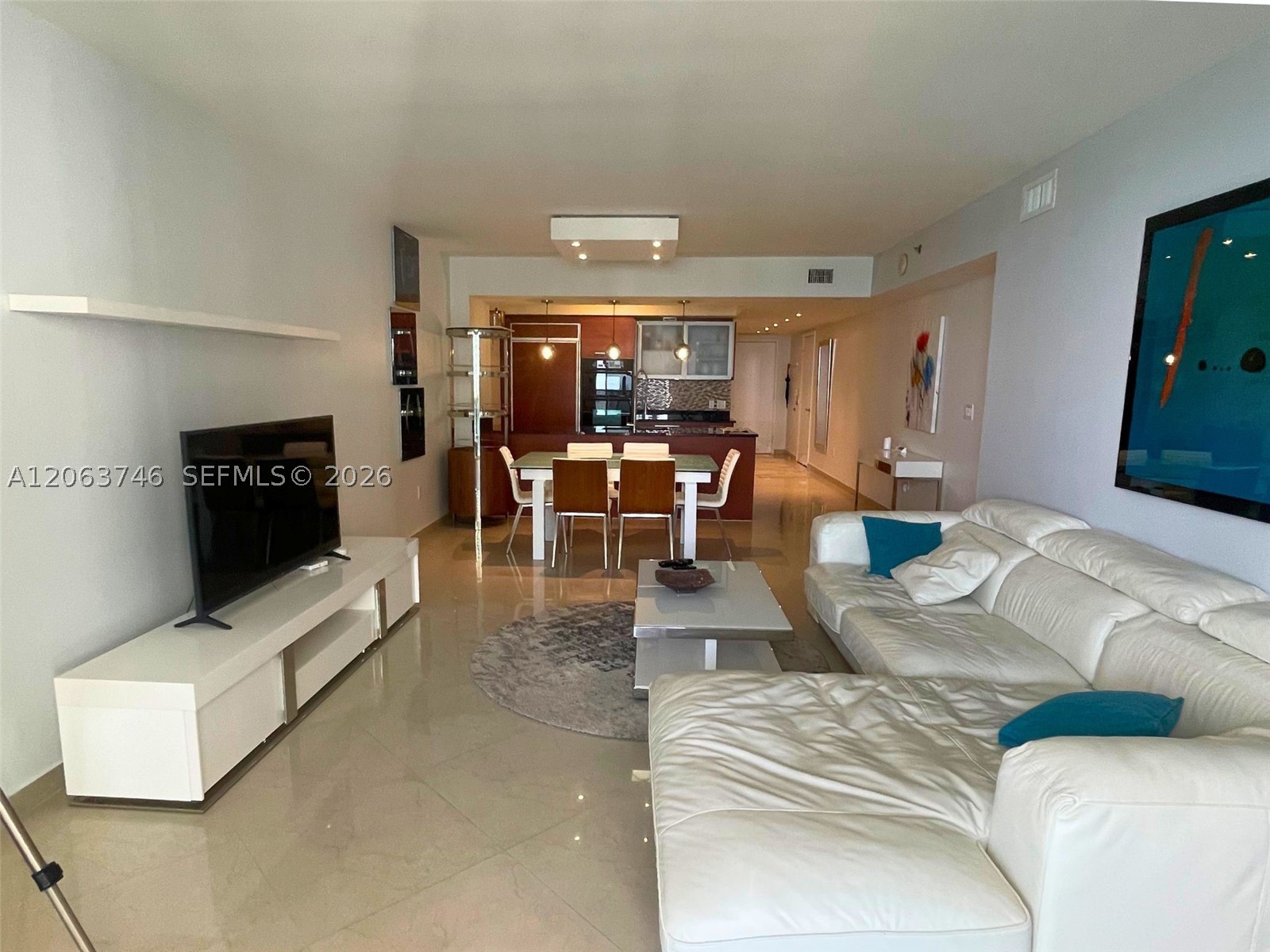 image Beach Club 21
