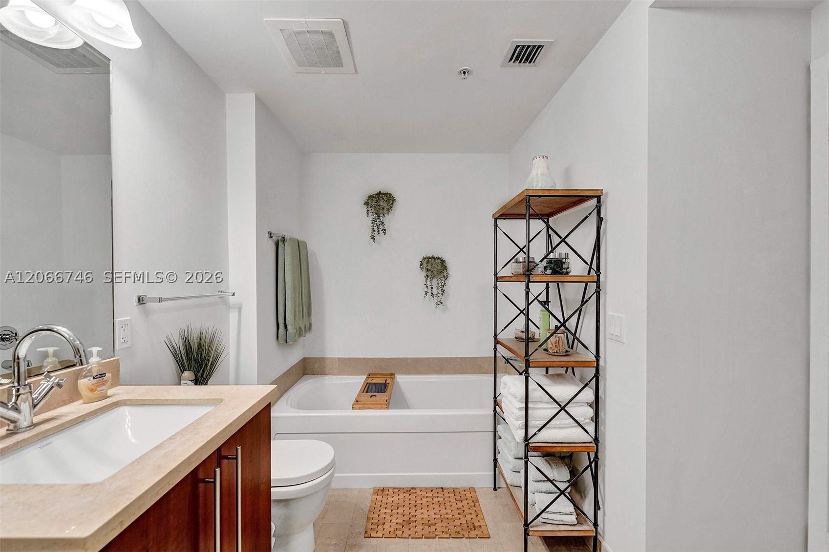 image Axis on Brickell South17