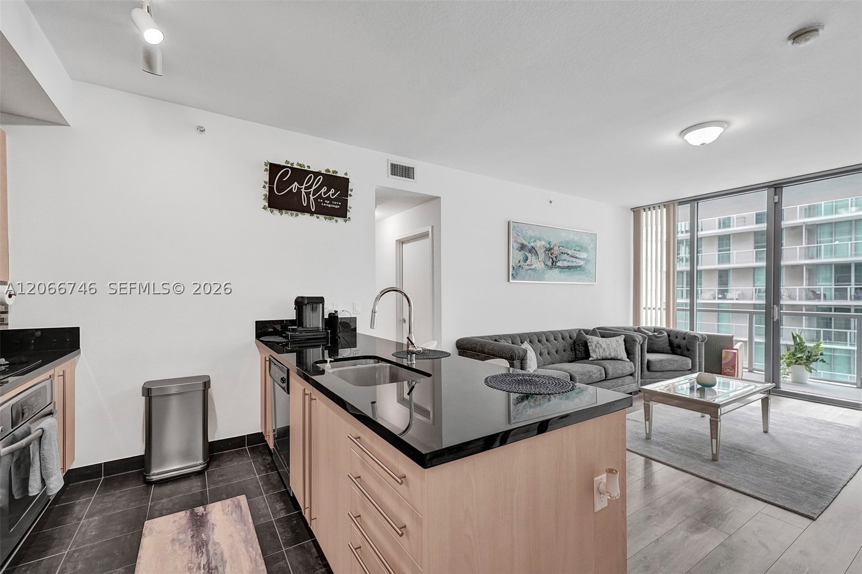 image Axis on Brickell South22