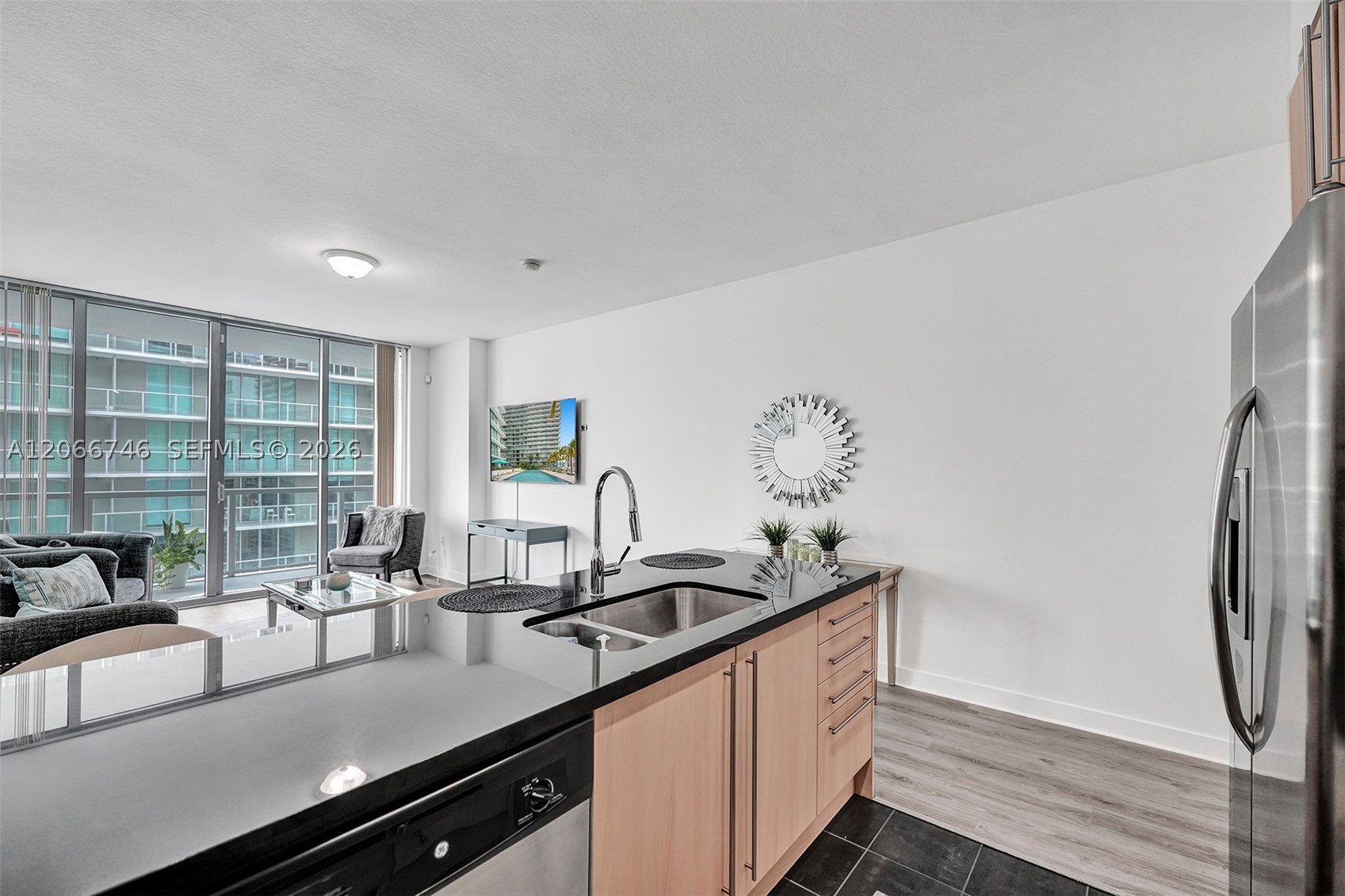 image Axis on Brickell South25