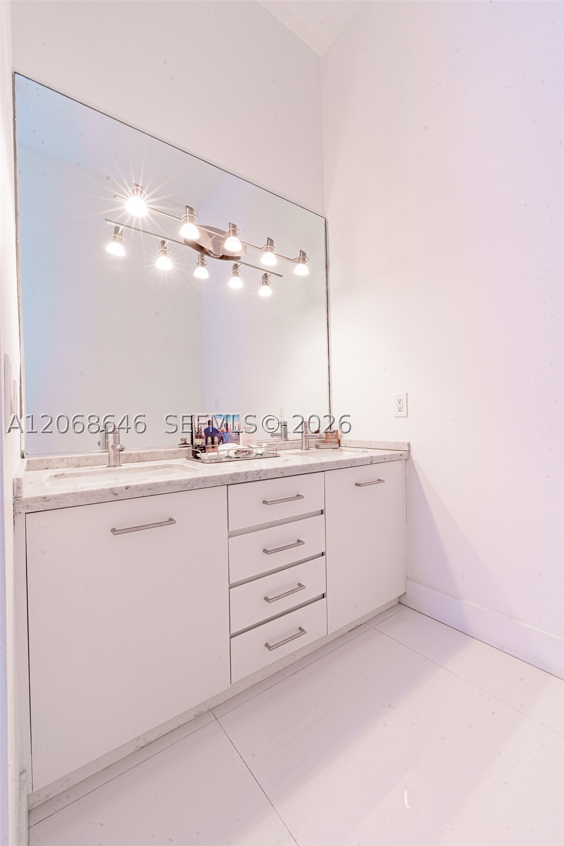 7277 SW 165th St Palmetto Bay, FL 33157