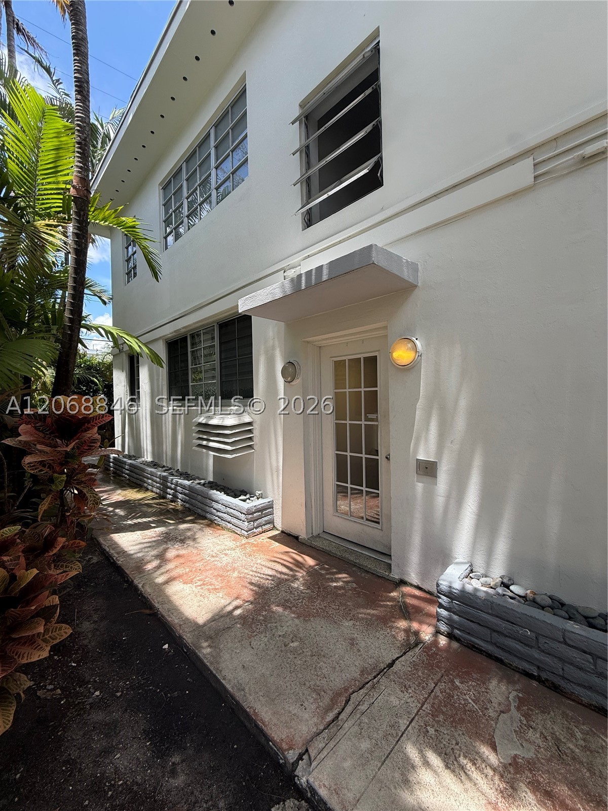 1616 Michigan Ave #15