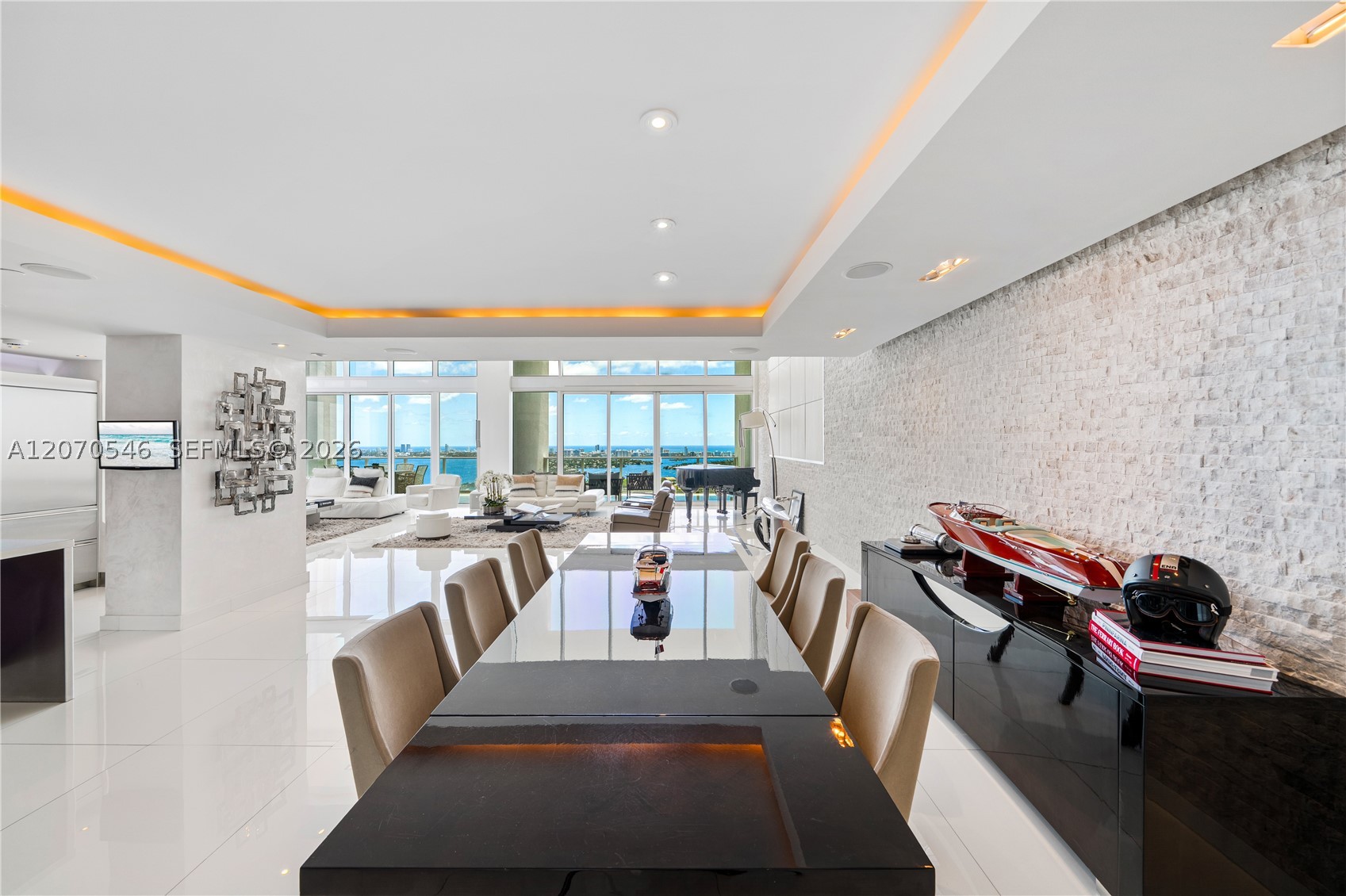1040 Biscayne Blvd #4403 Miami, FL 33132