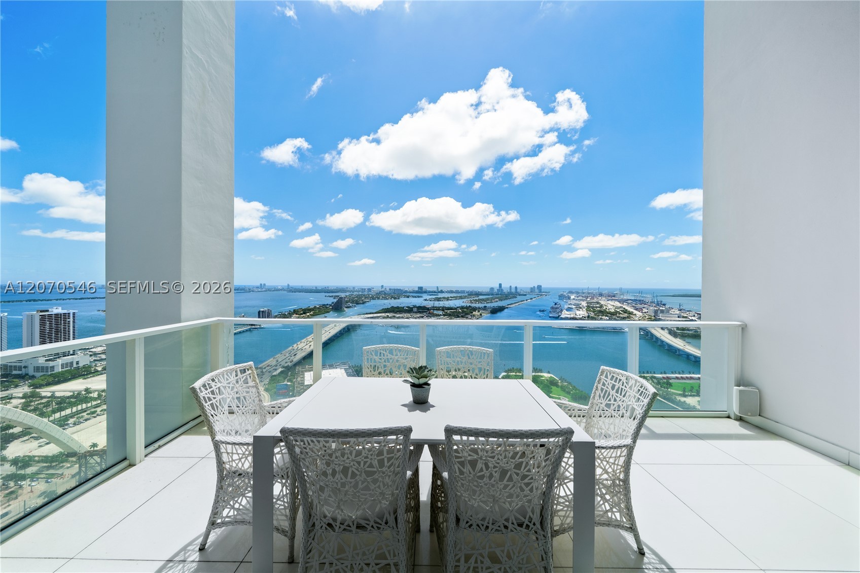 1040 Biscayne Blvd #4403 Miami, FL 33132