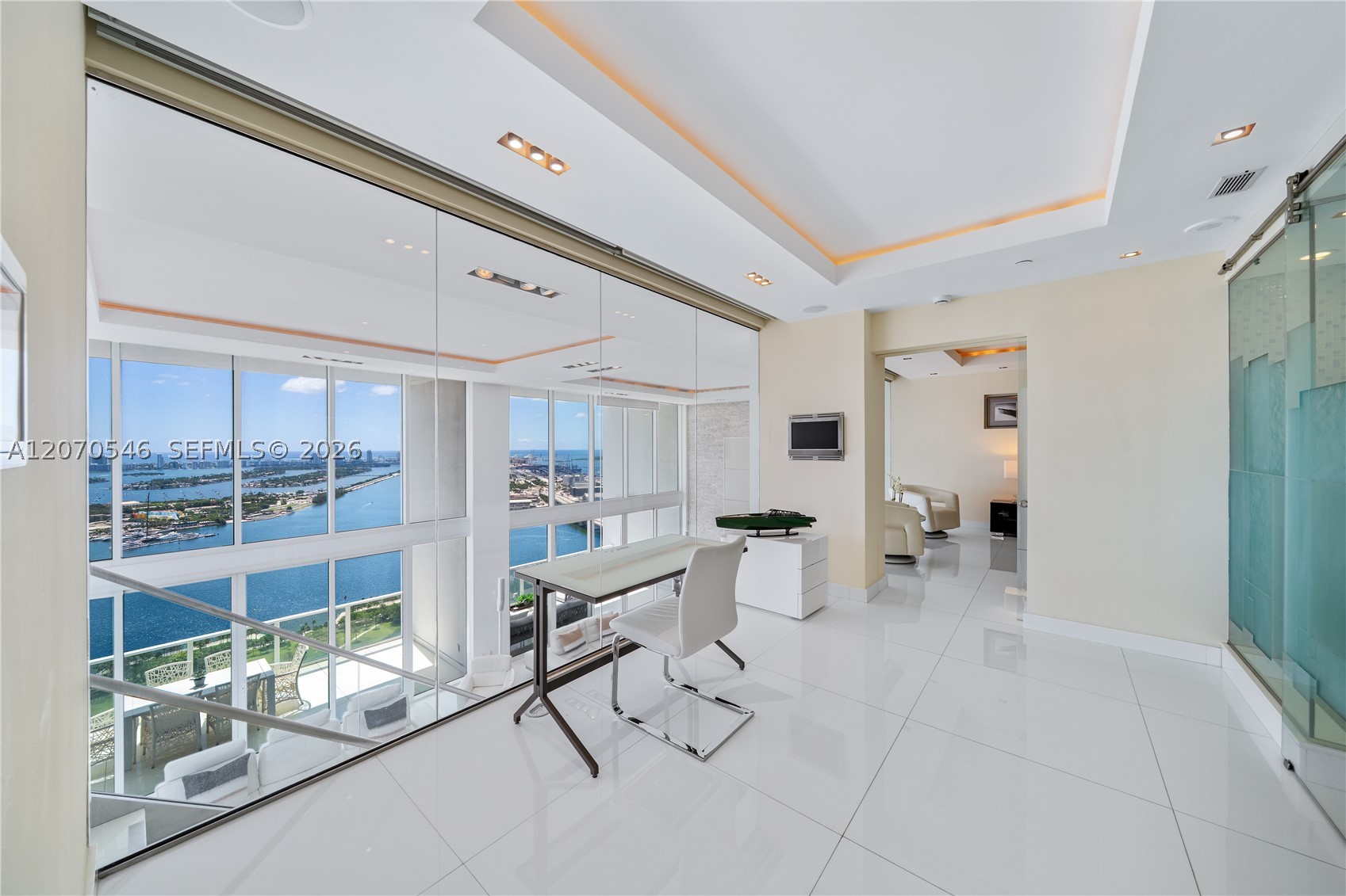 1040 Biscayne Blvd #4403 Miami, FL 33132