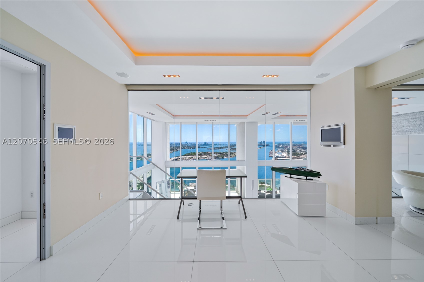 1040 Biscayne Blvd #4403 Miami, FL 33132