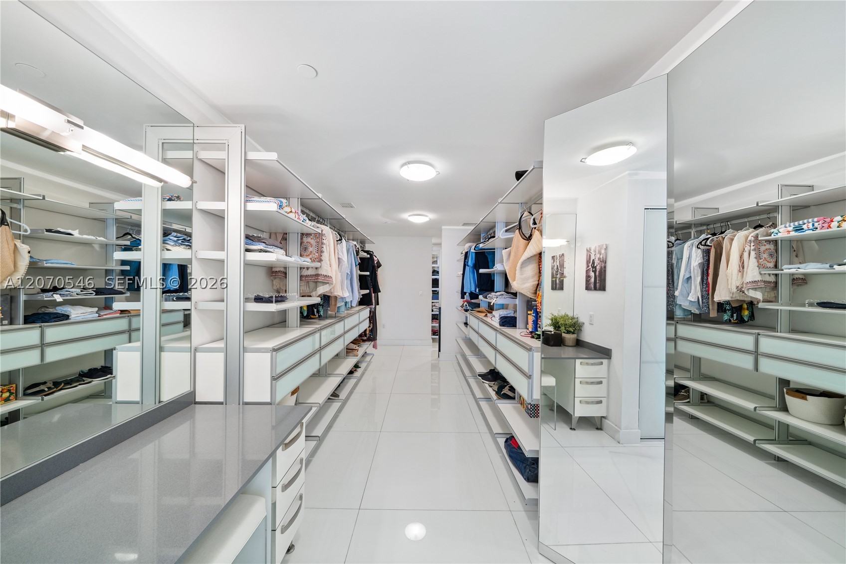 1040 Biscayne Blvd #4403 Miami, FL 33132