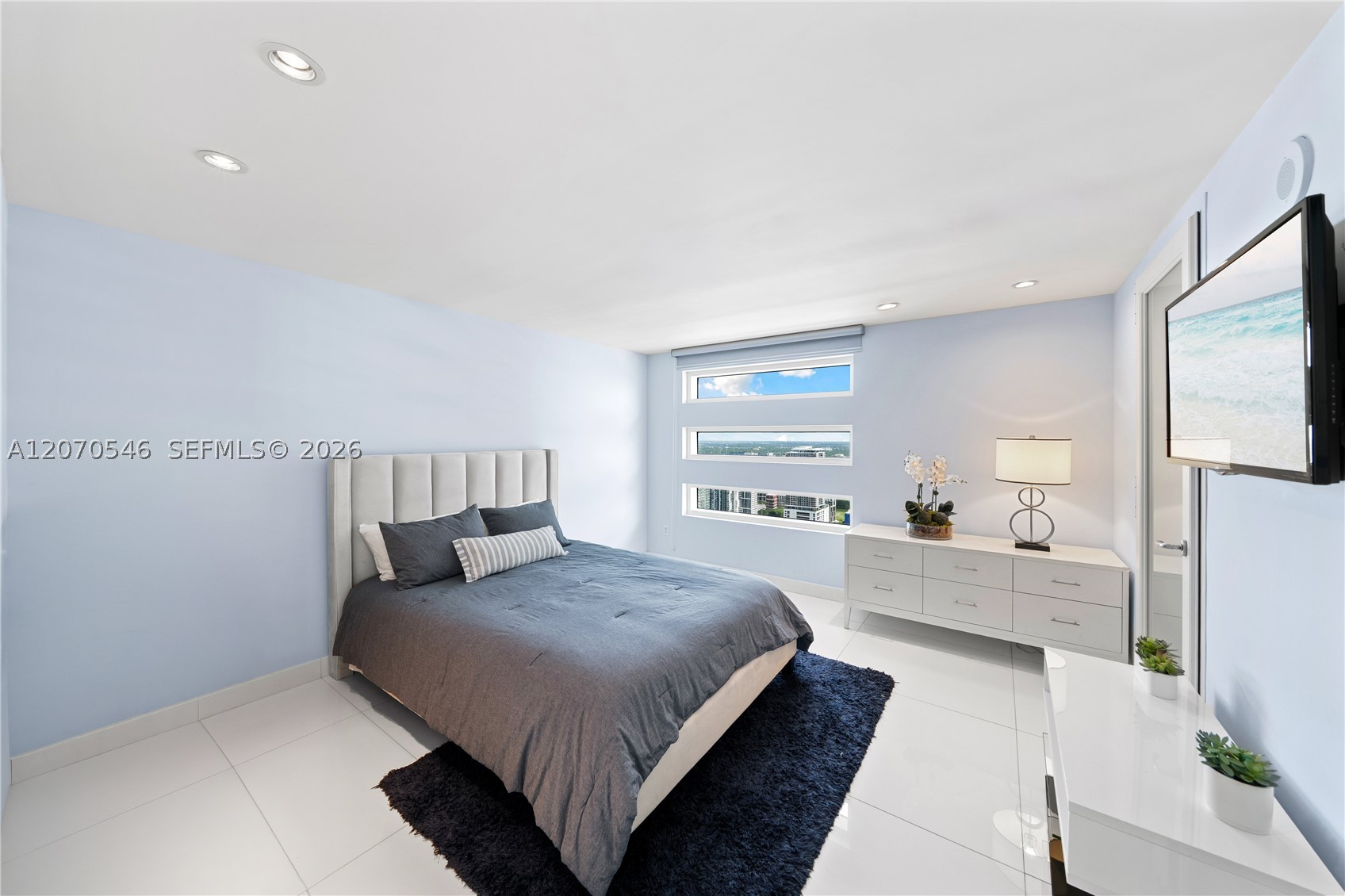 1040 Biscayne Blvd #4403 Miami, FL 33132