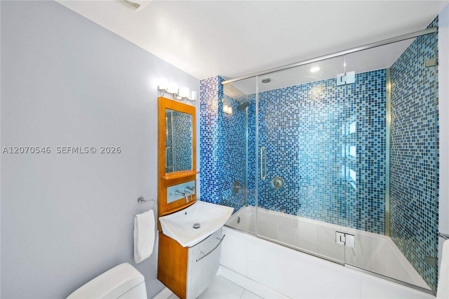 1040 Biscayne Blvd #4403 Miami, FL 33132