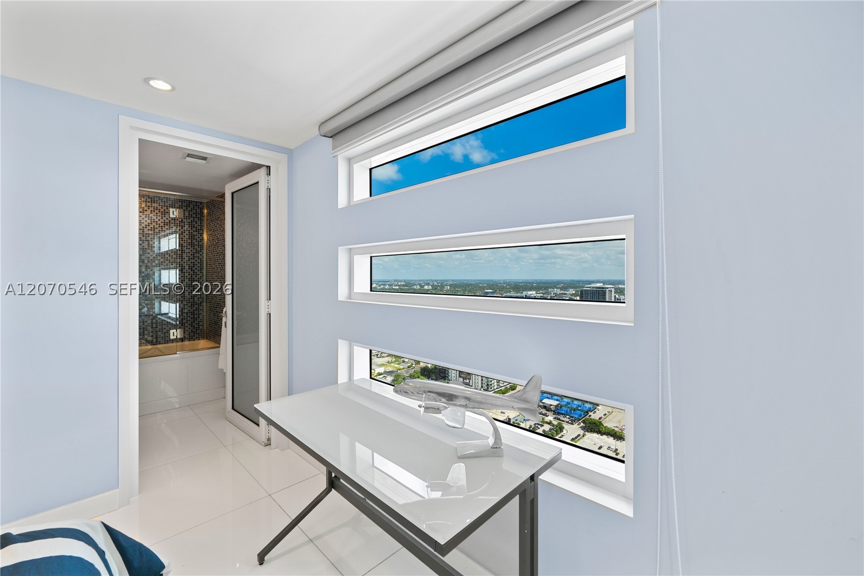 1040 Biscayne Blvd #4403 Miami, FL 33132