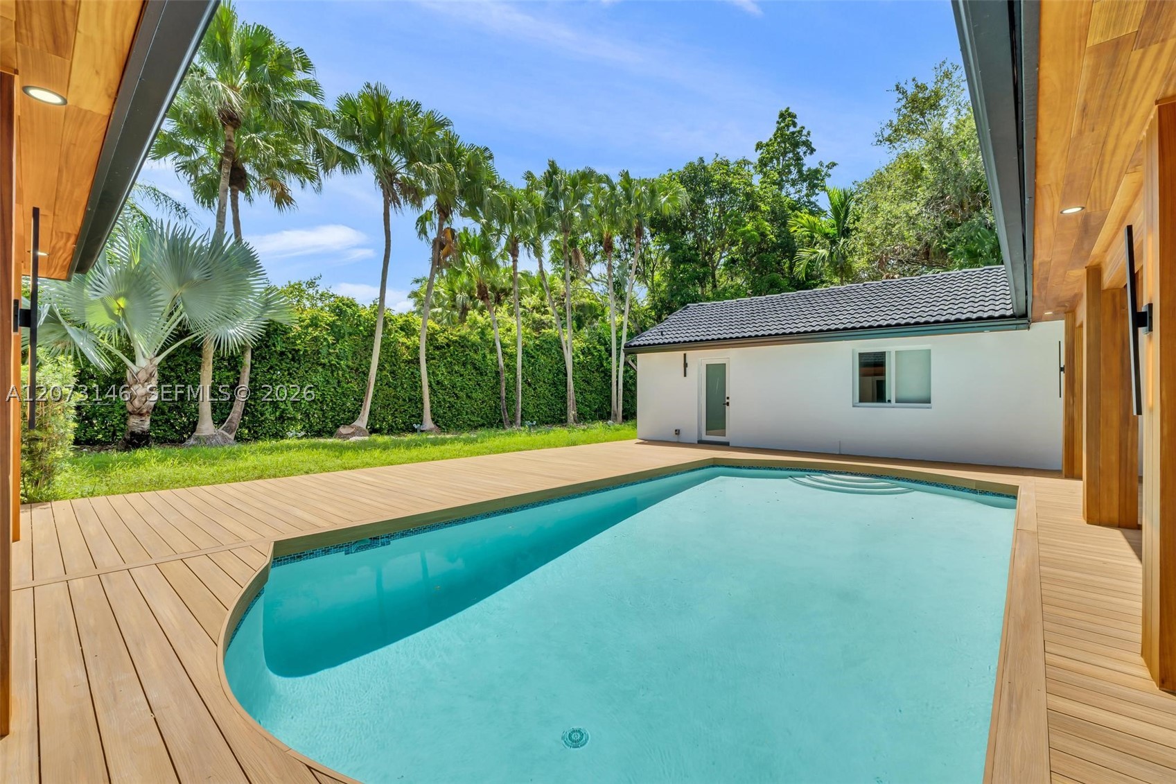 15321 SW 82nd Ave Palmetto Bay, FL 33157