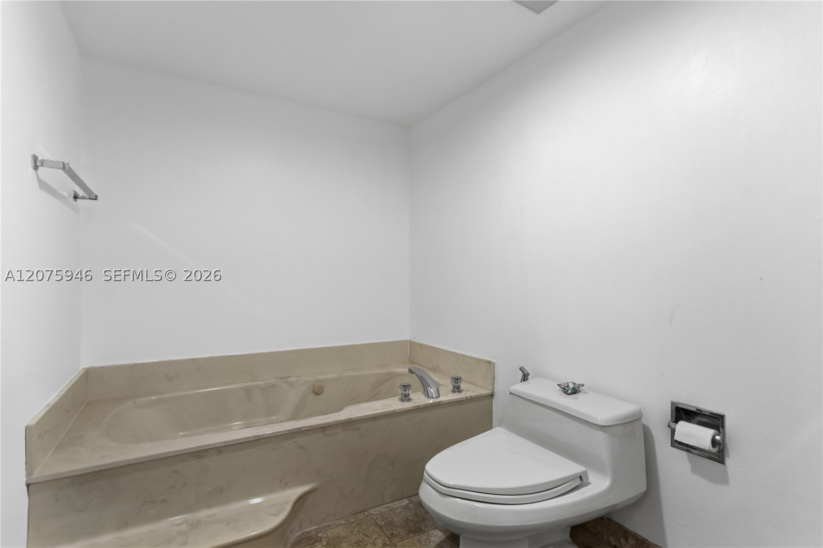 image Brickell Key One17