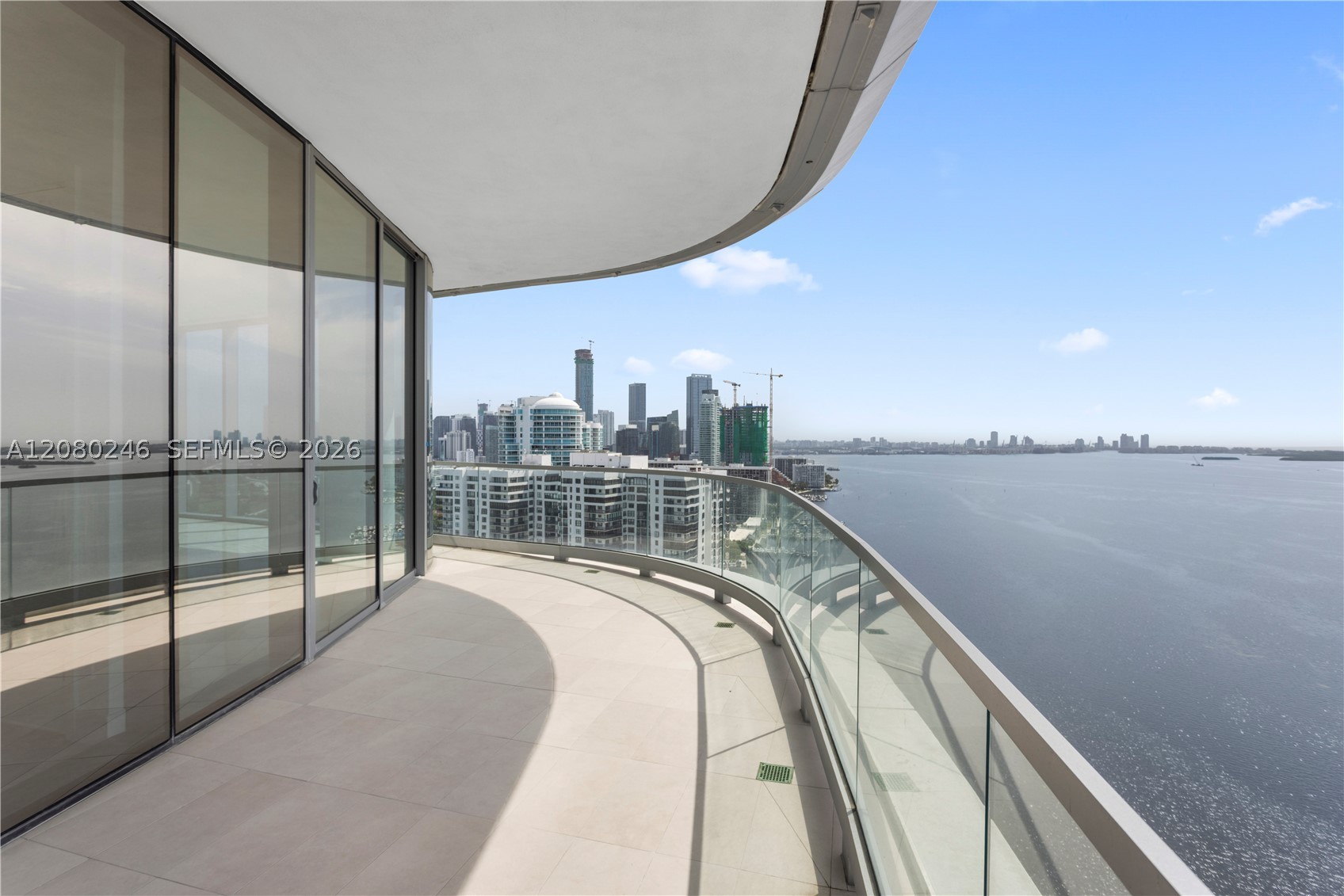 image Una Residences0