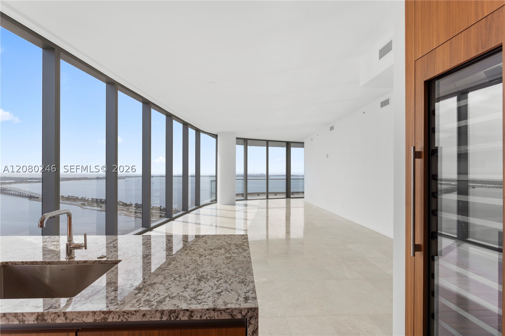 image Una Residences11