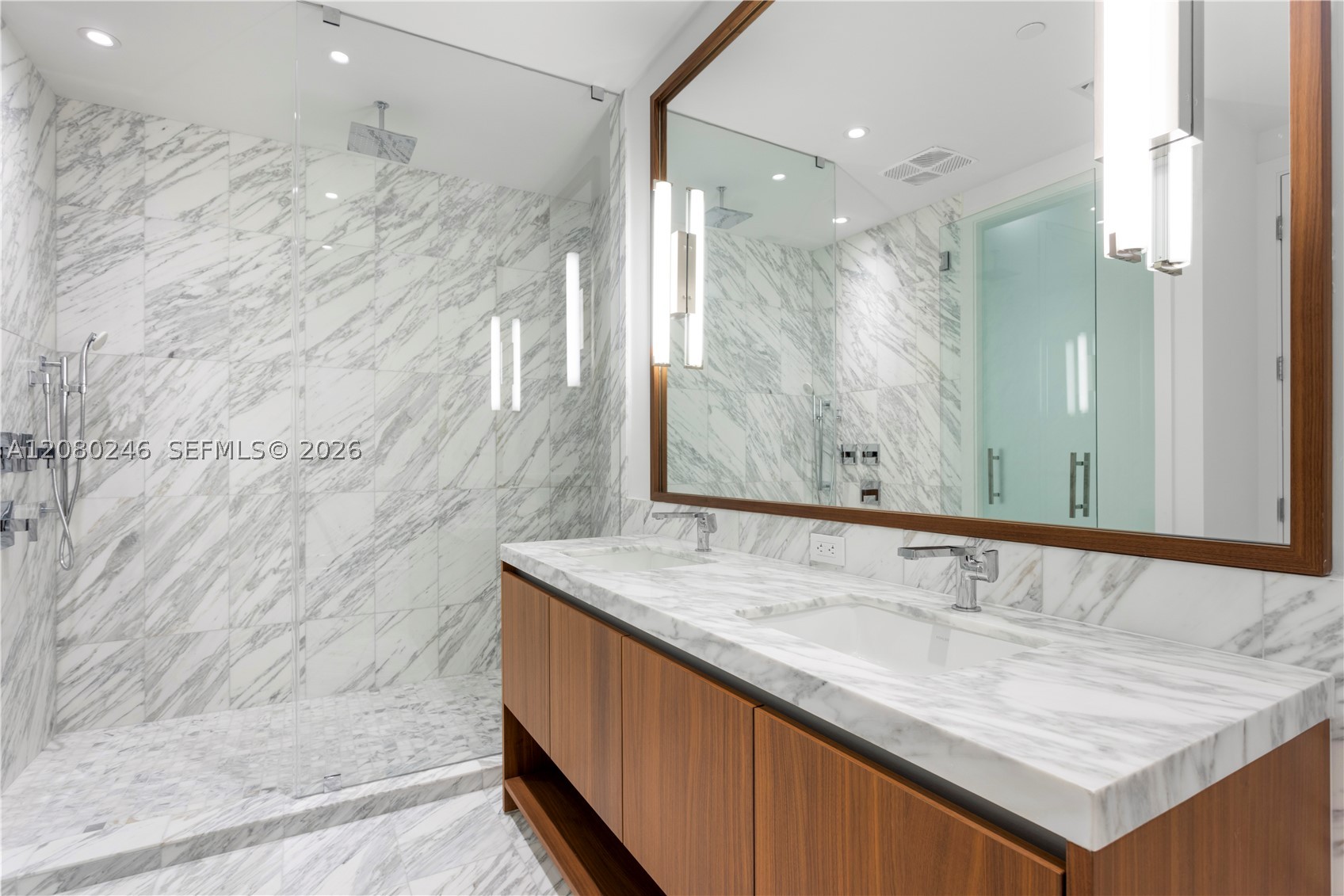 image Una Residences23