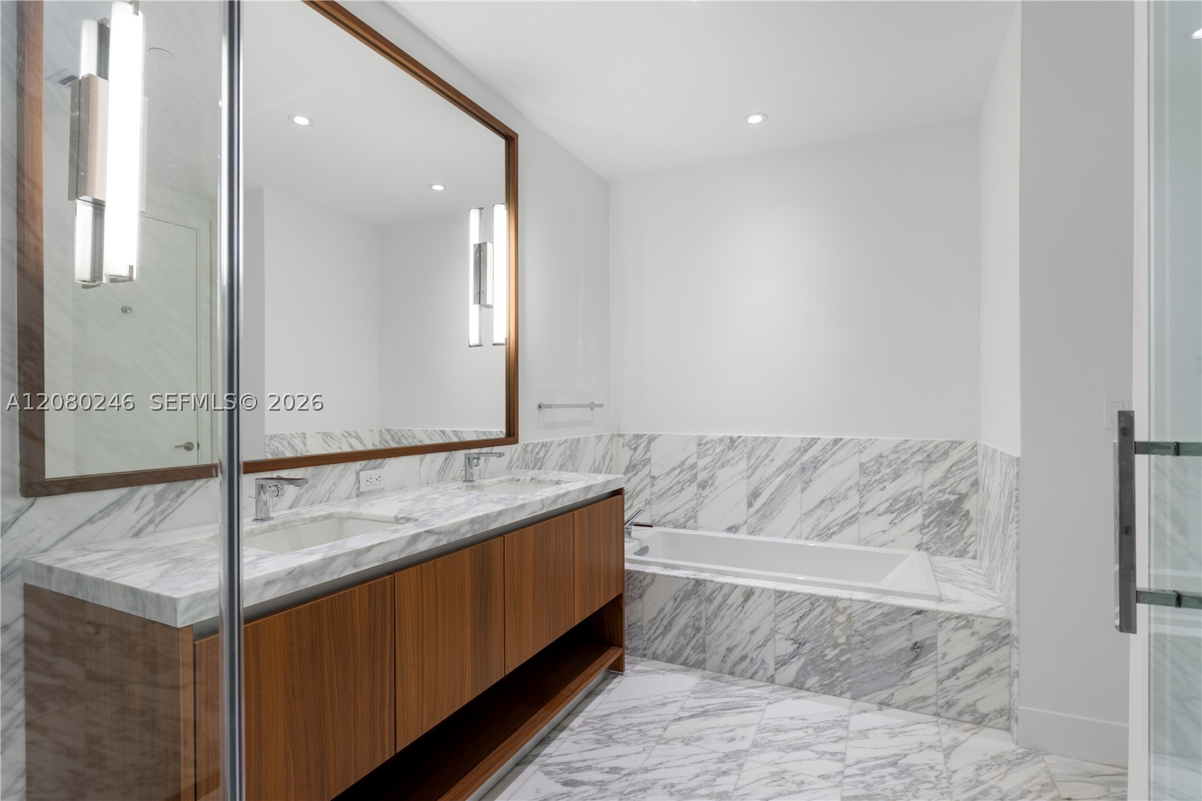 image Una Residences24