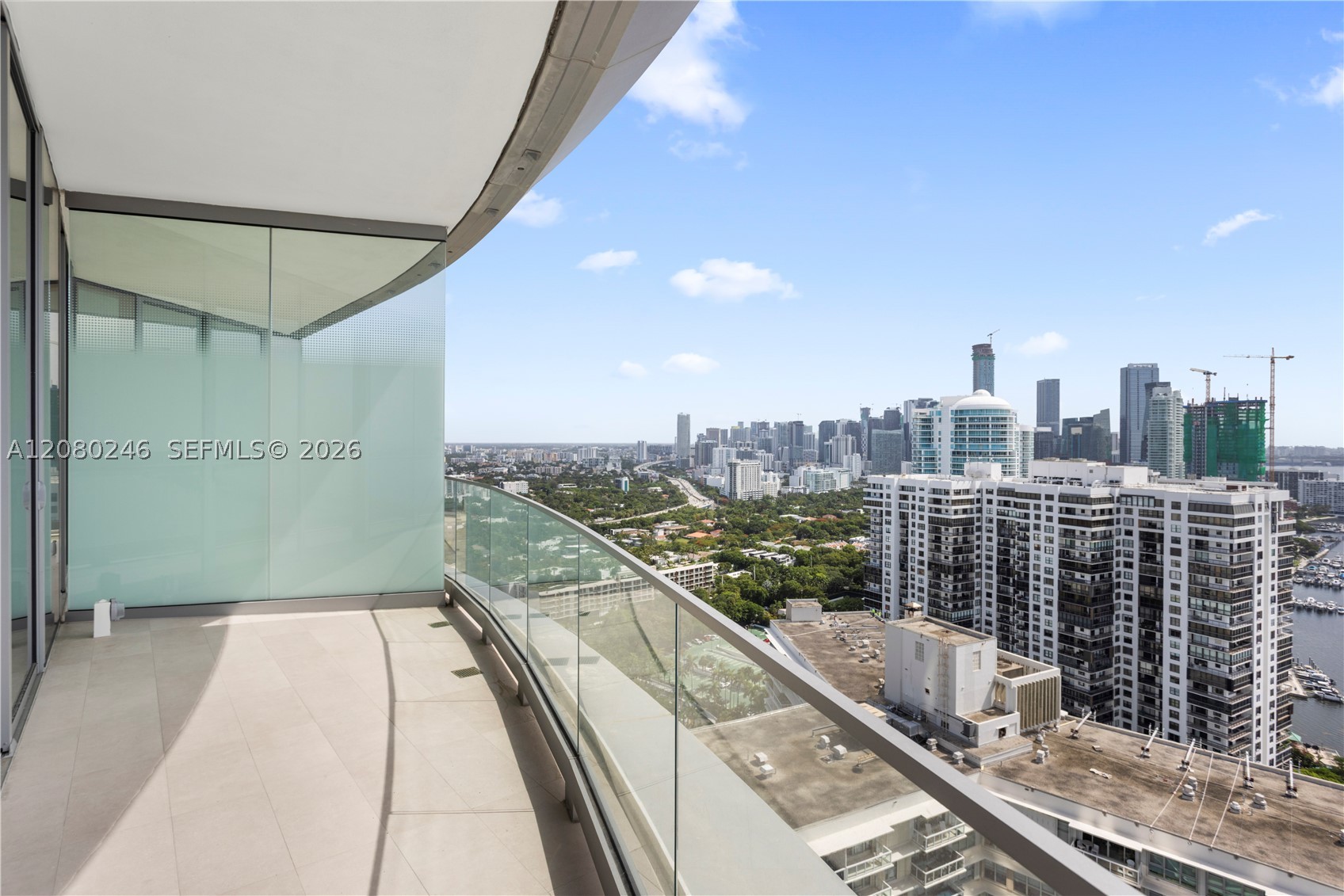image Una Residences37