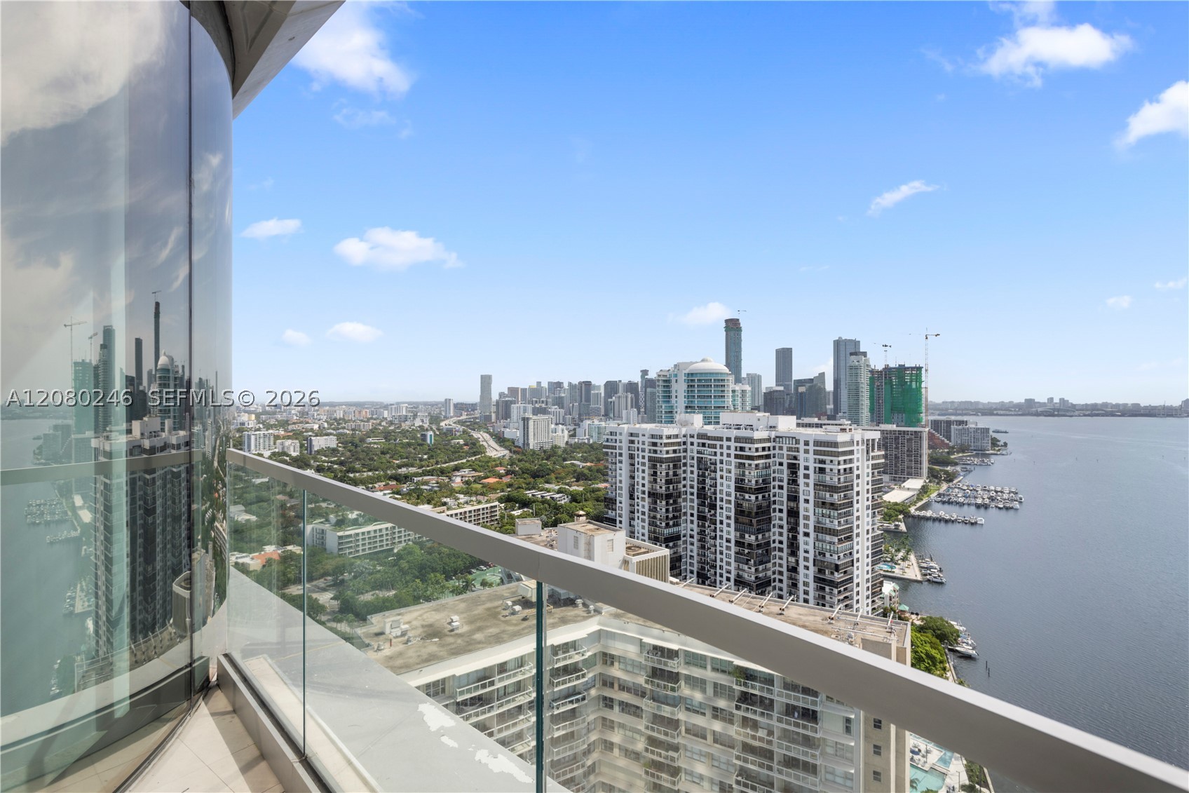image Una Residences44