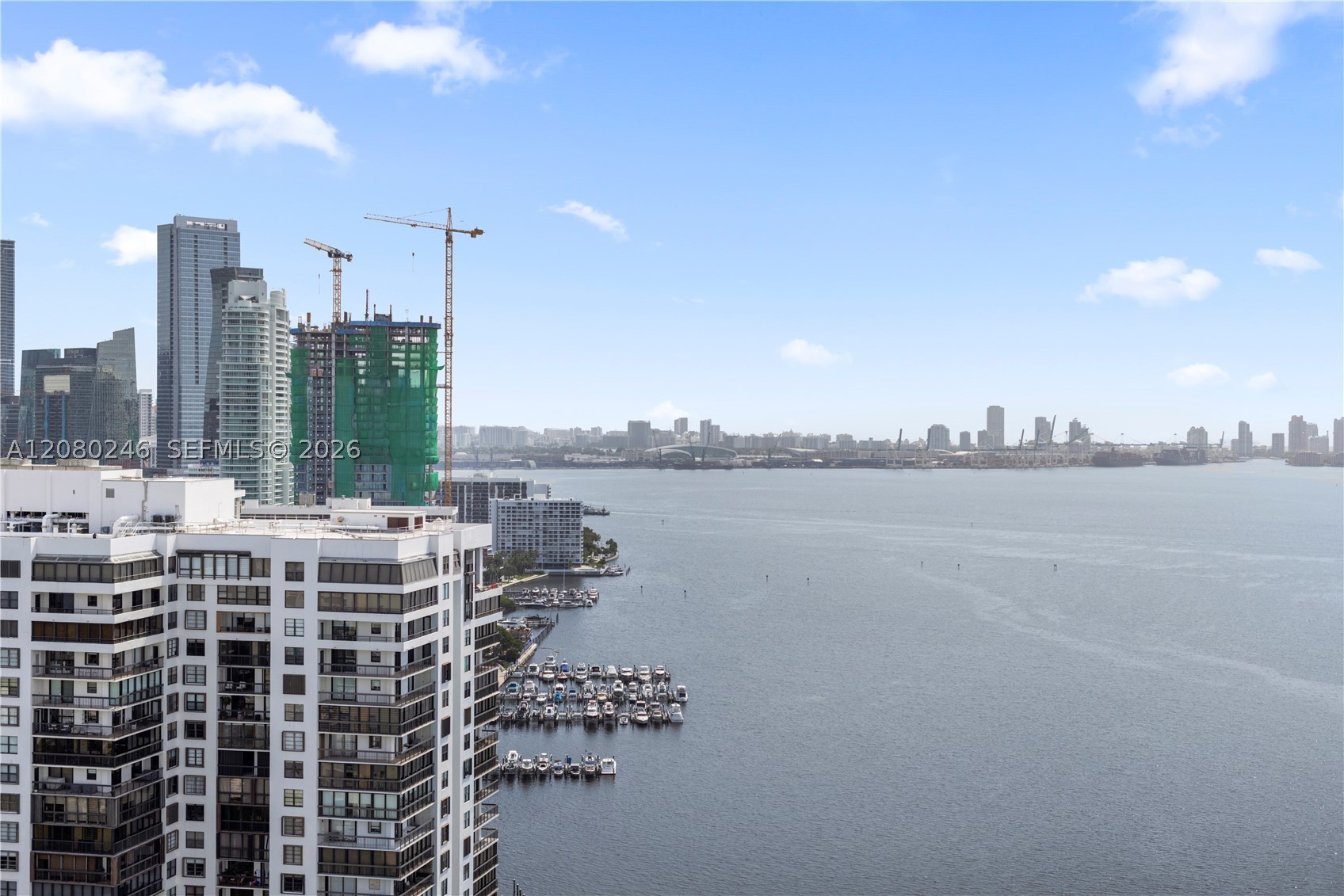 image Una Residences45