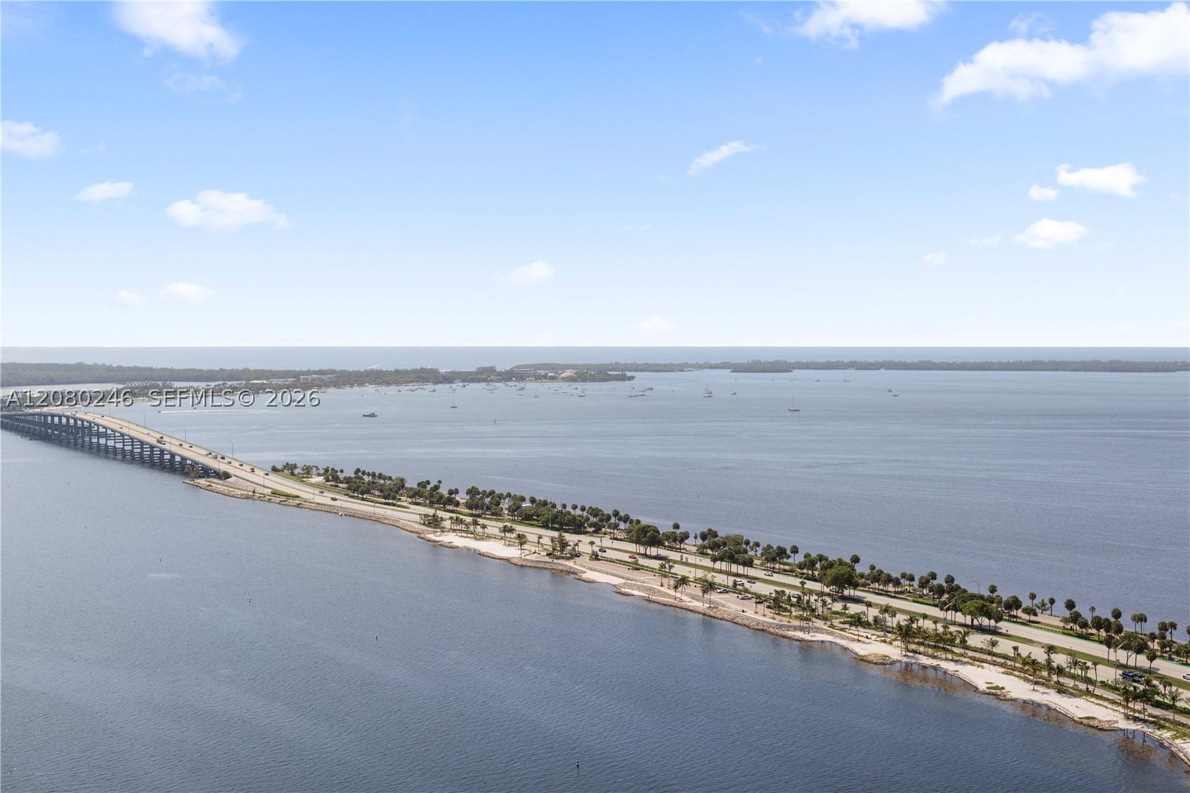 image Una Residences46