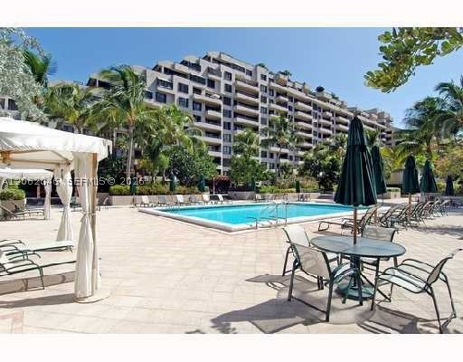 image Emerald Bay at Key Colony1