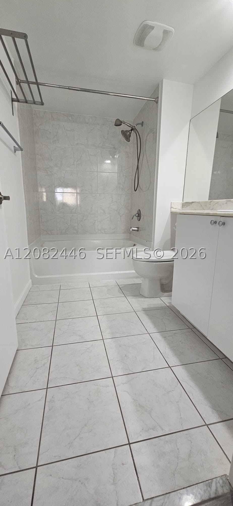image The Venture at Aventura6