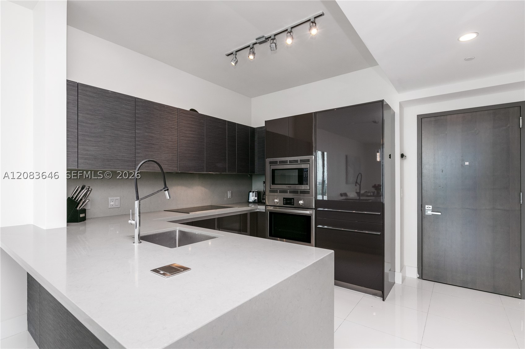 image The Bond on Brickell10