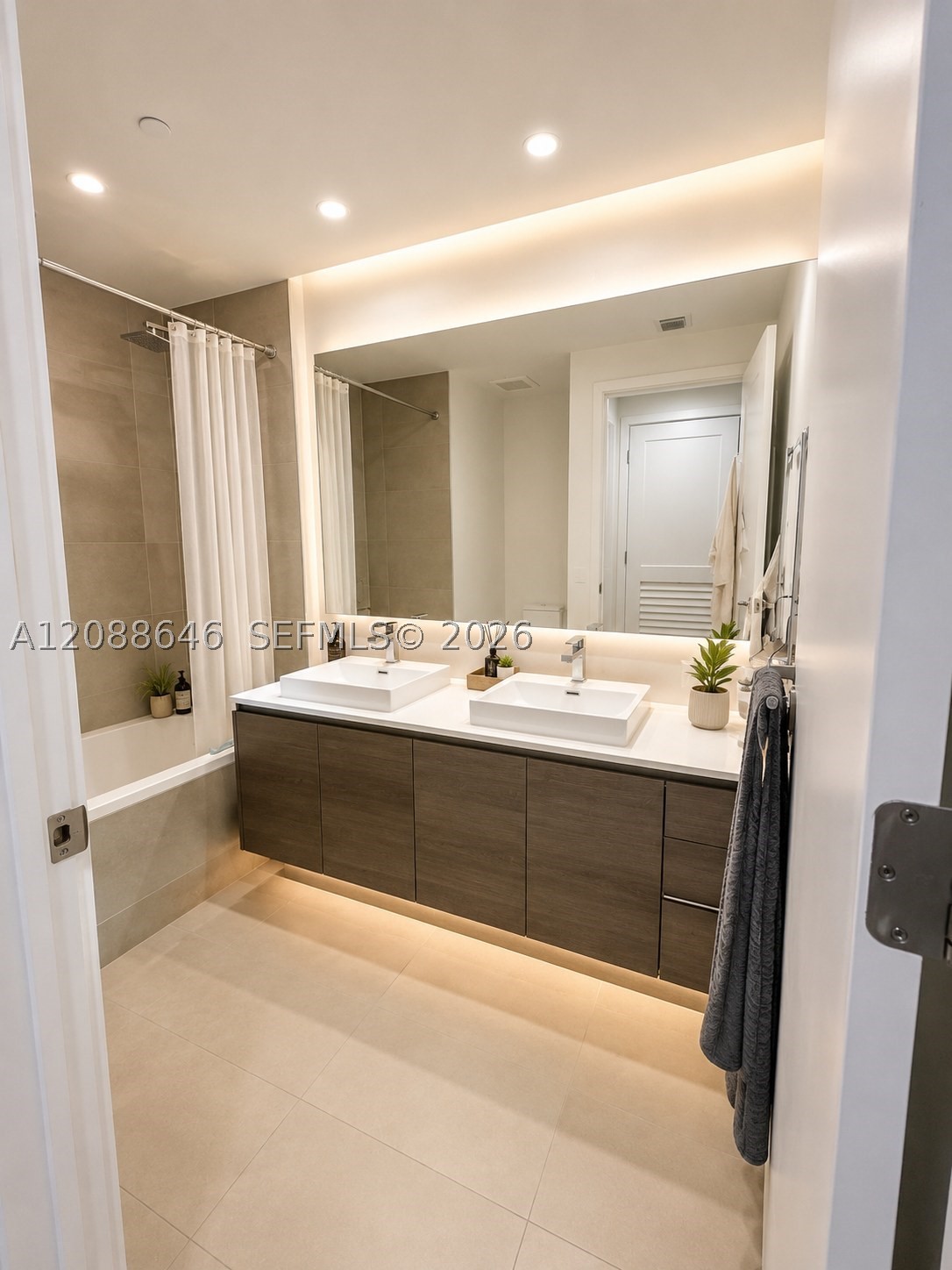 image The Bond on Brickell2