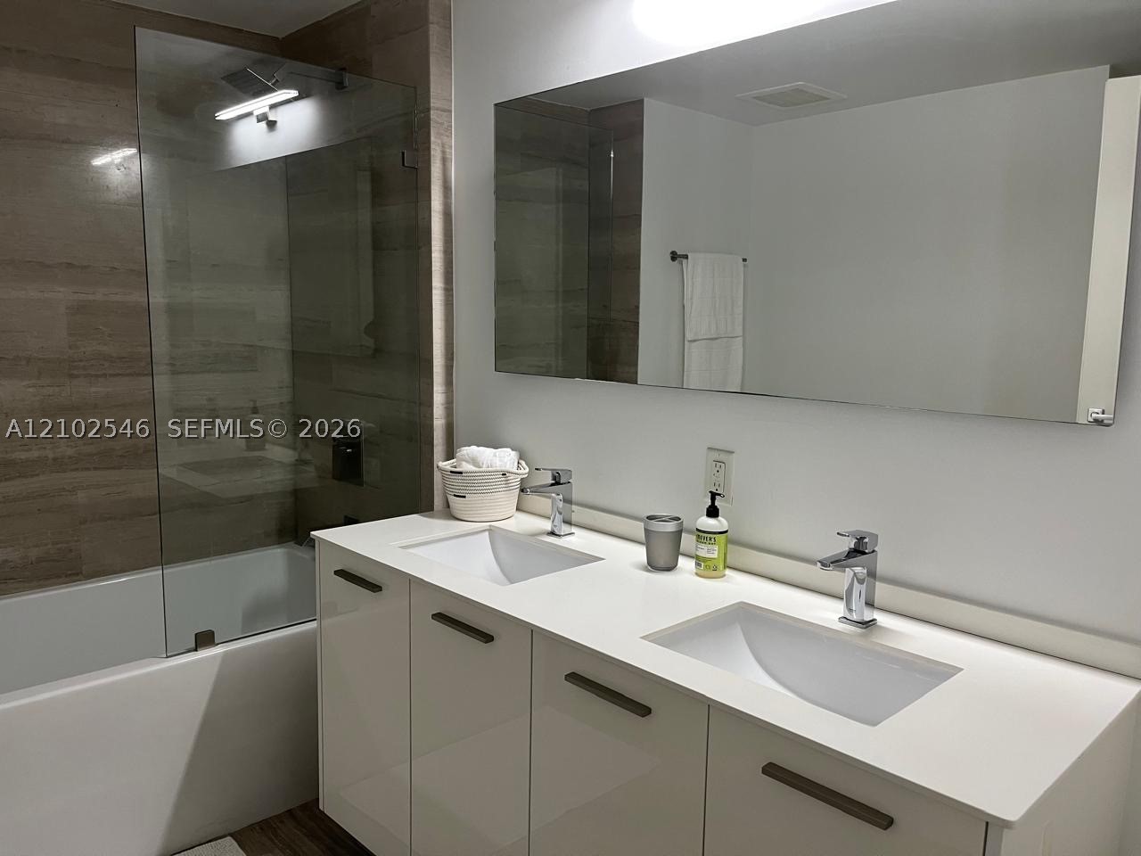 image Brickell House11