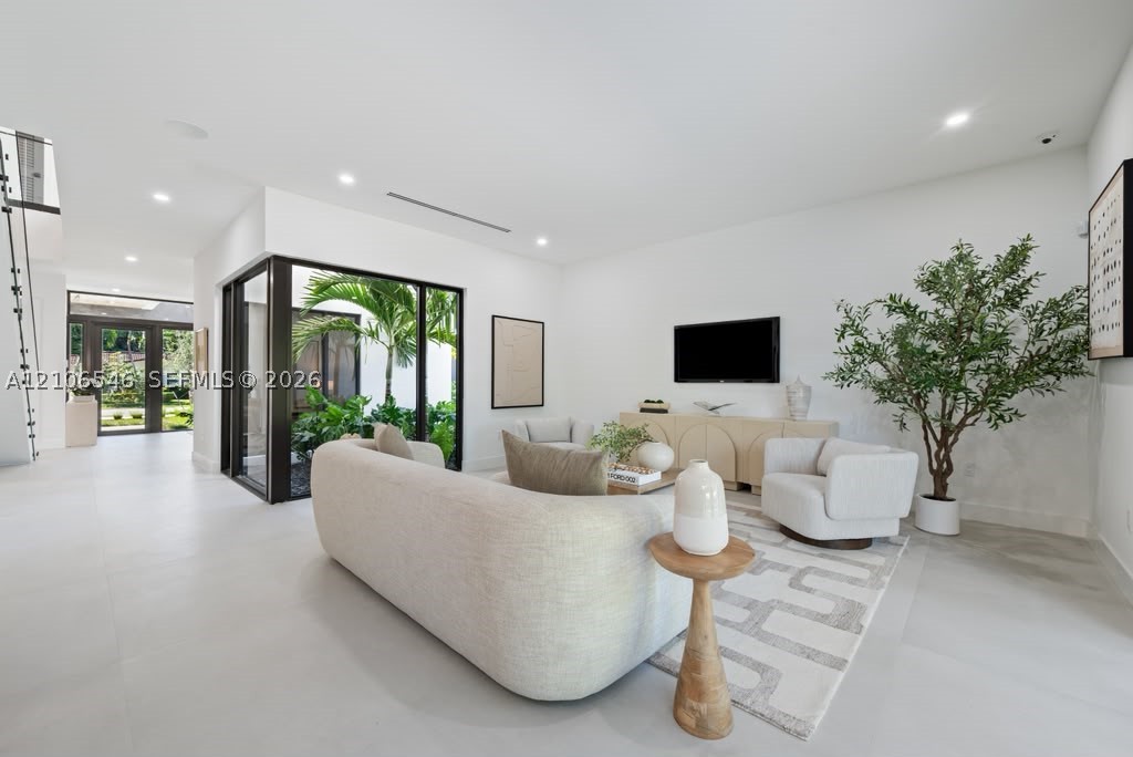 6335 SW 34th St Miami, FL 33155