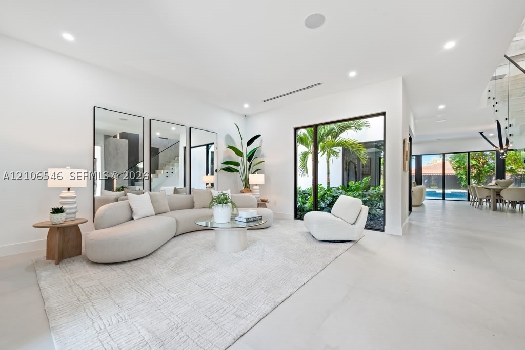 6335 SW 34th St Miami, FL 33155