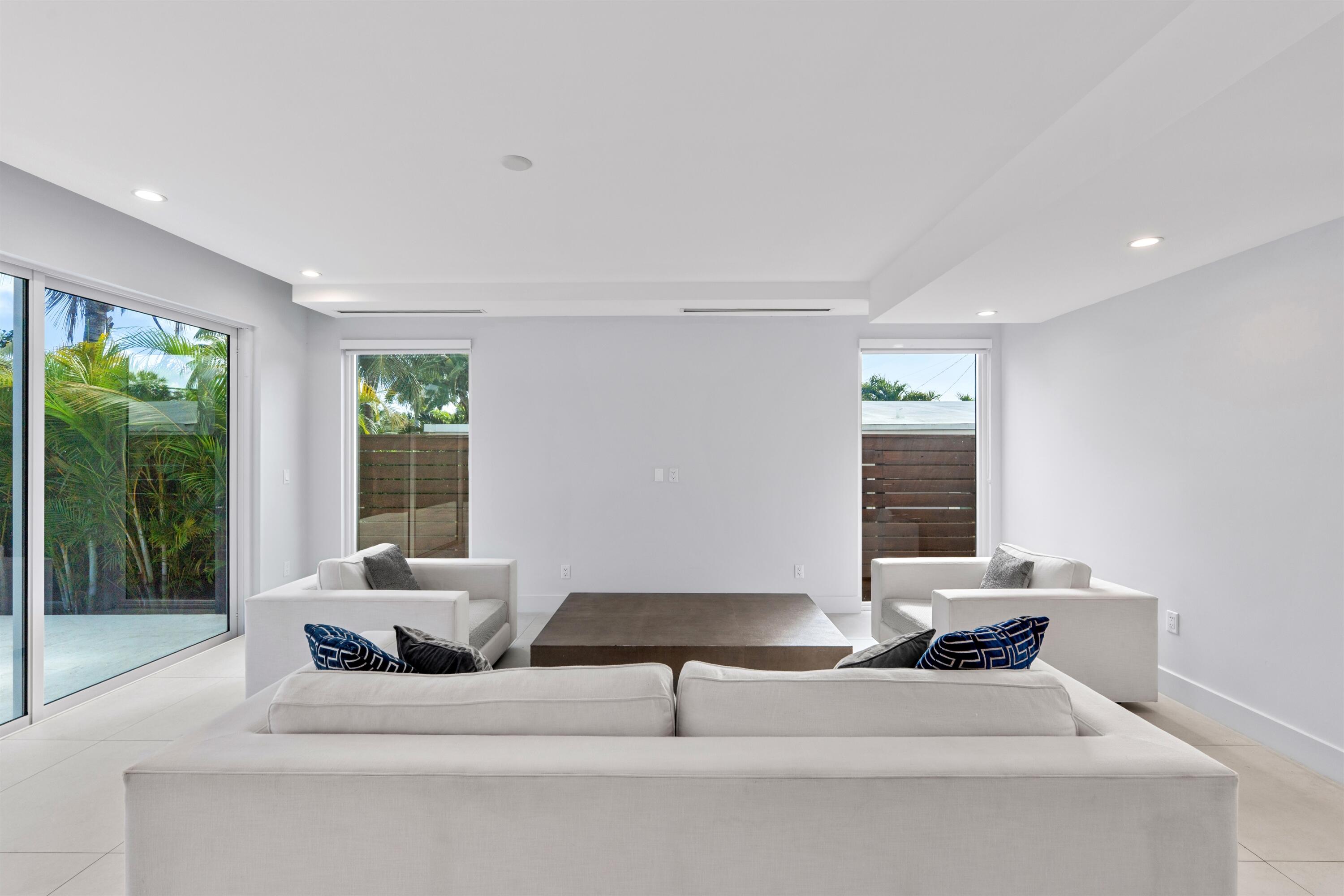 605 SW 12th Fort Lauderdale, FL 33312