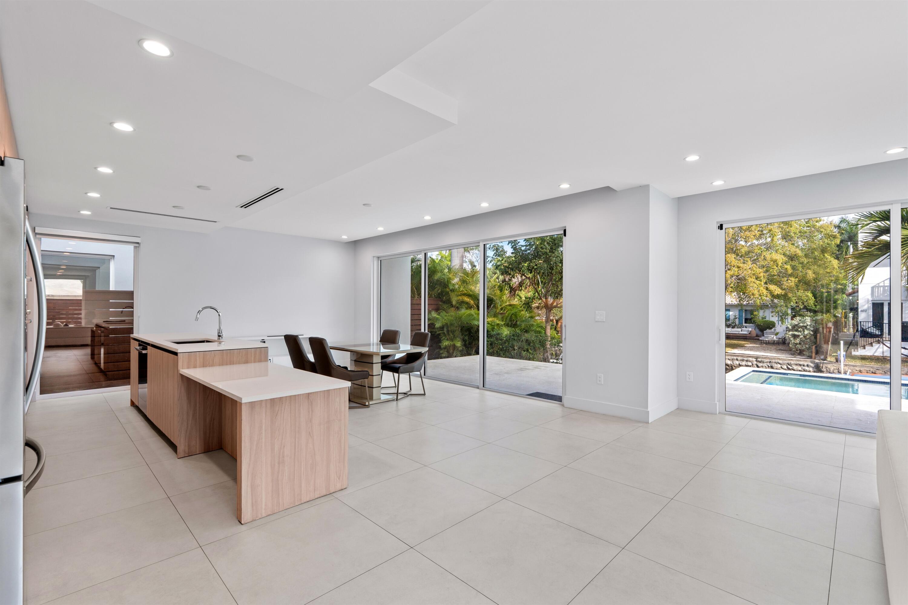 605 SW 12th Fort Lauderdale, FL 33312