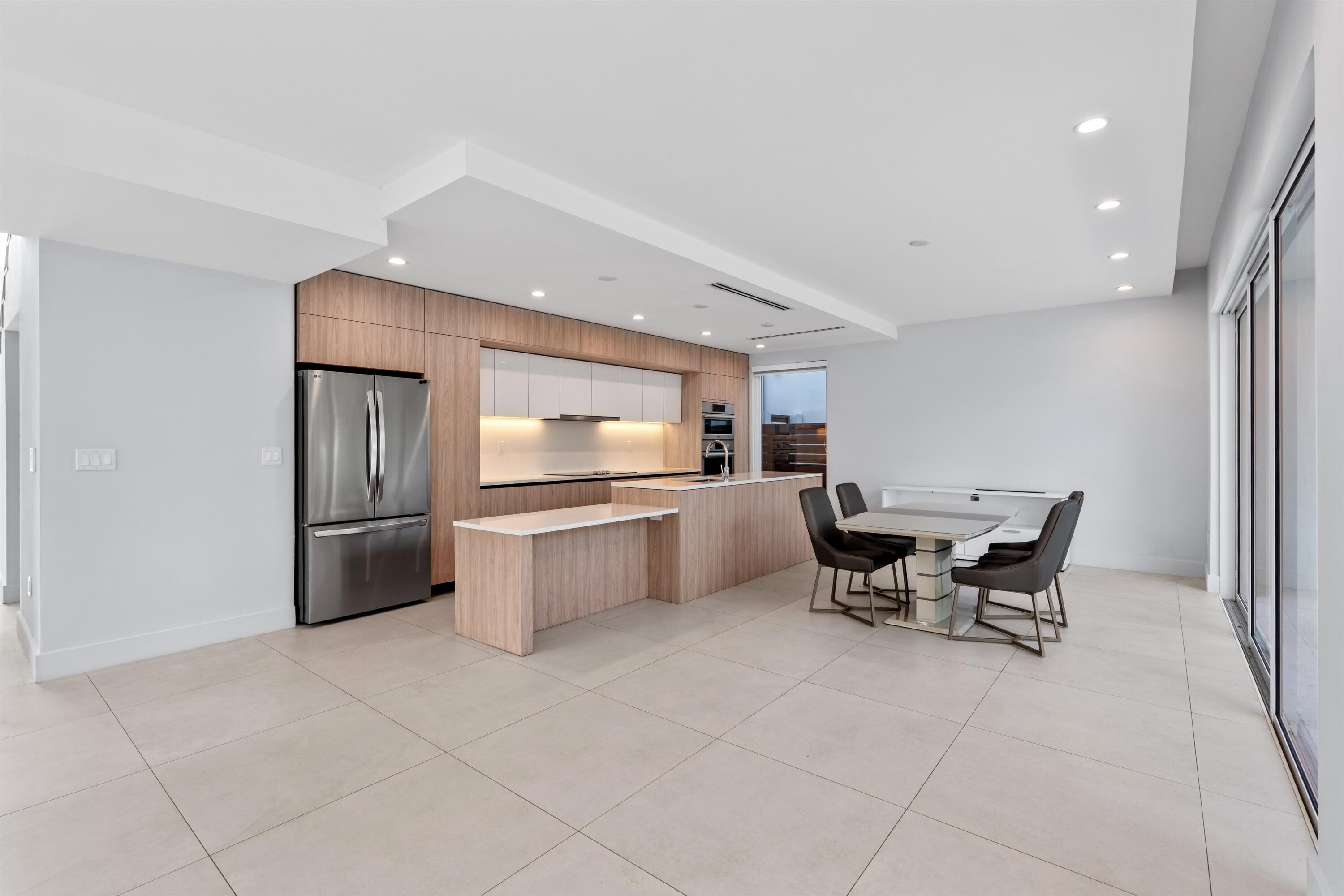 605 SW 12th Fort Lauderdale, FL 33312