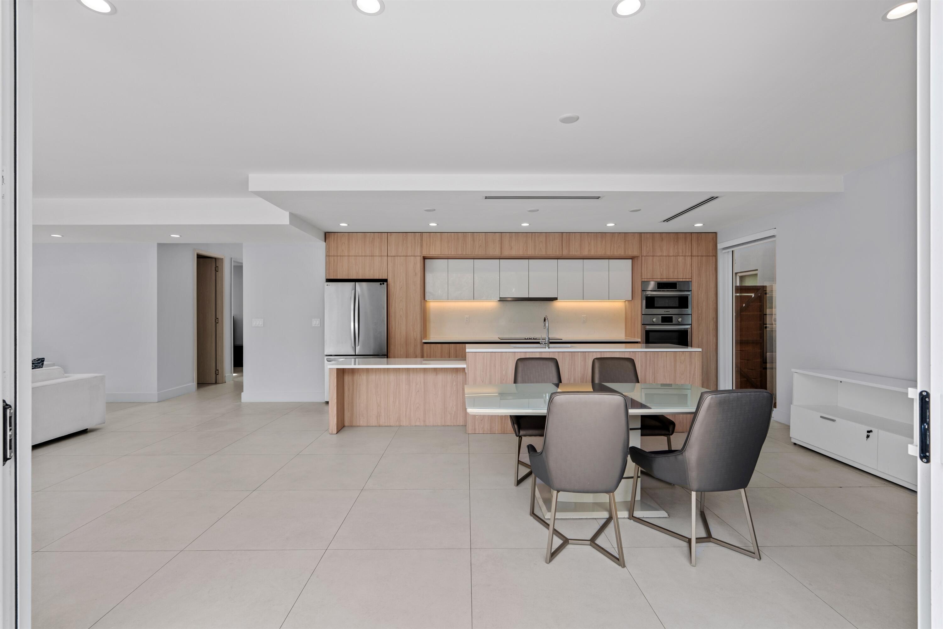 605 SW 12th Fort Lauderdale, FL 33312