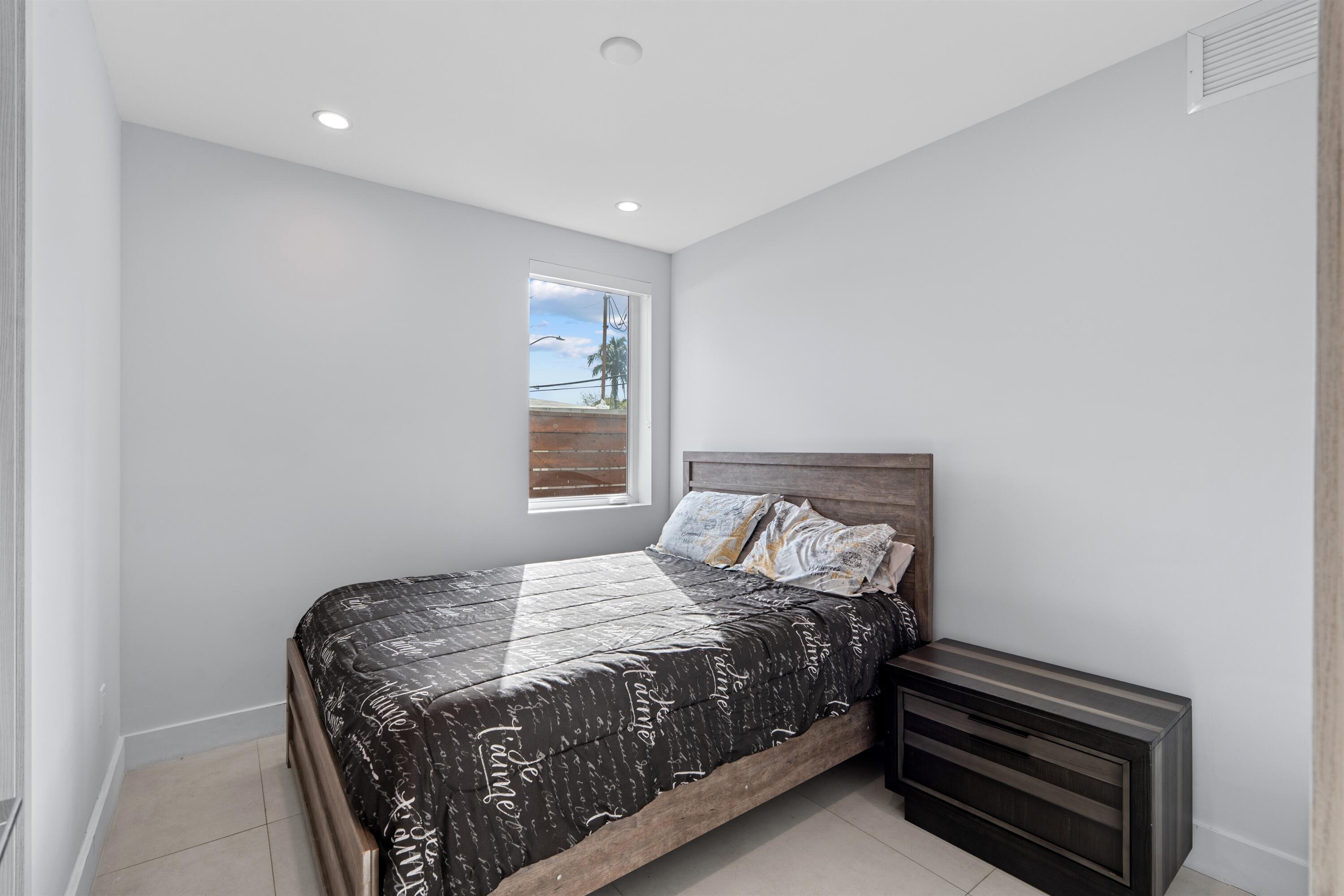 605 SW 12th Fort Lauderdale, FL 33312