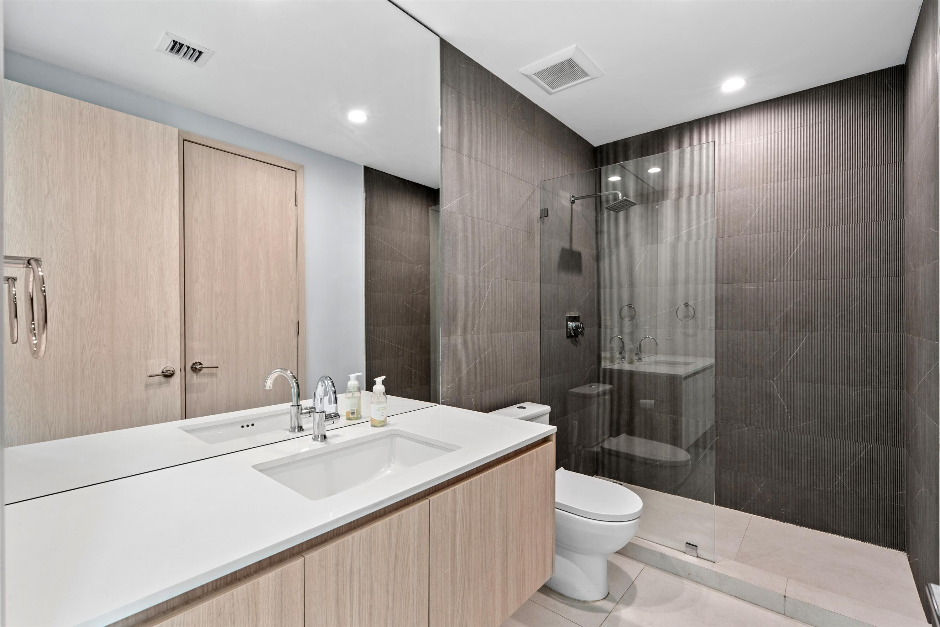 605 SW 12th Fort Lauderdale, FL 33312