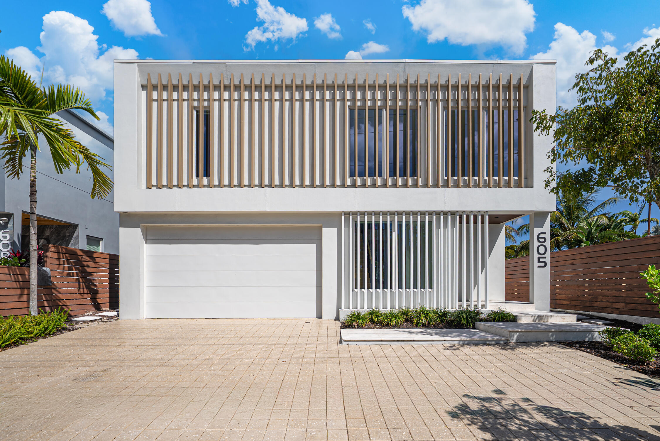 605 SW 12th Fort Lauderdale, FL 33312